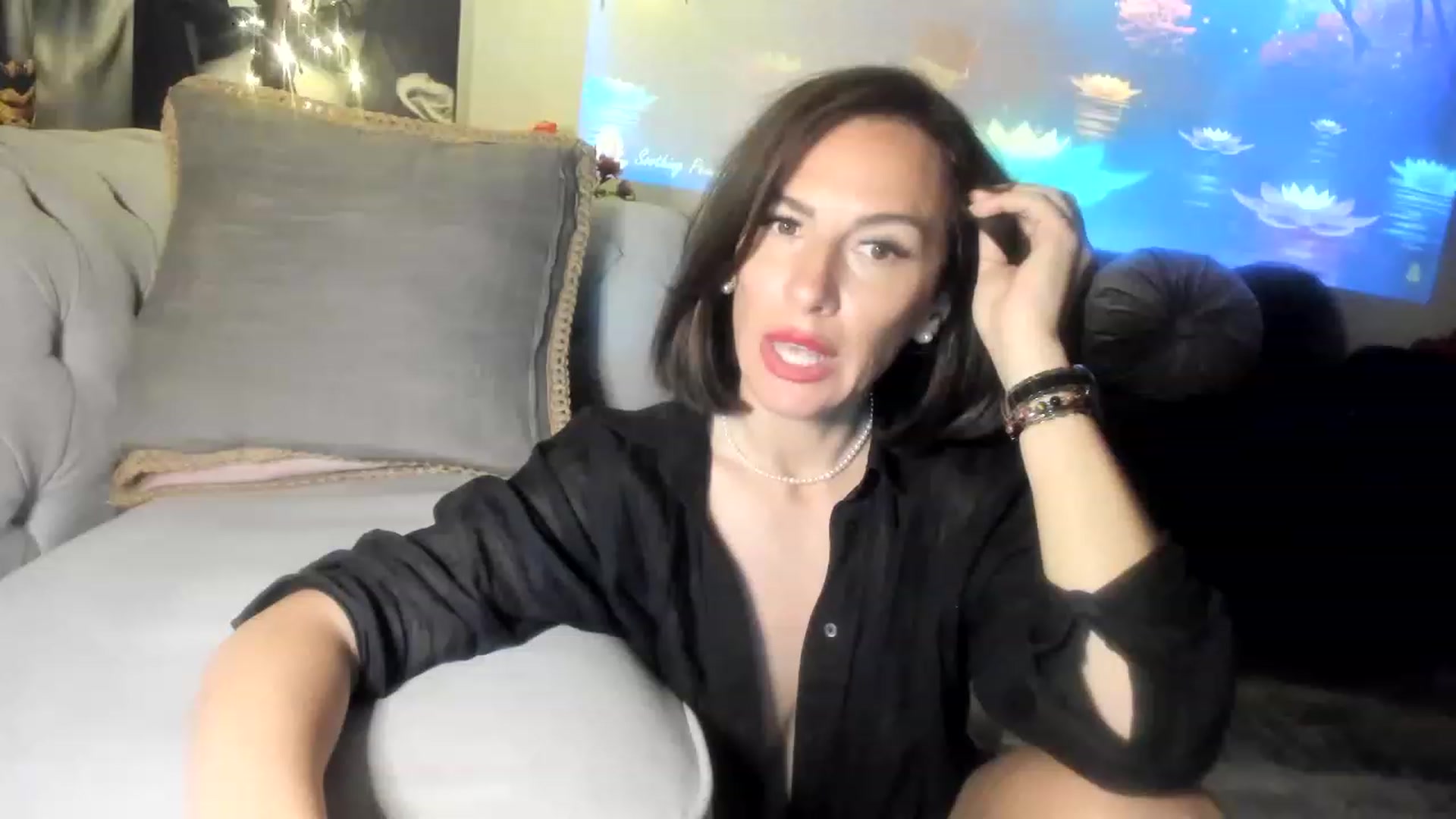 Gallery image thumbnail from Aarte_miss's myfreecams stream on, 05/27/2023, 03:28 image 15 of 20