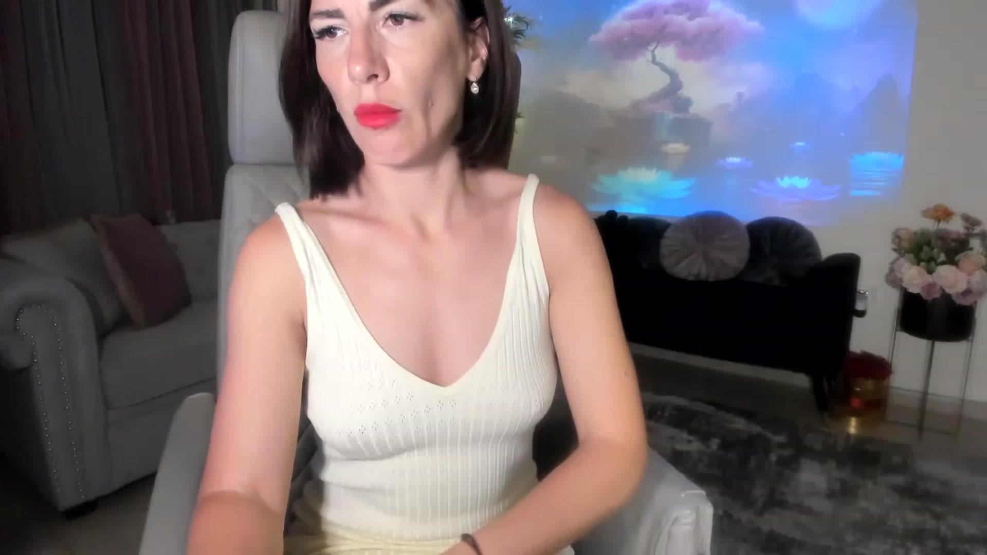 Gallery image thumbnail from Aarte_miss's myfreecams stream on, 06/03/2023, 22:53 image 9 of 20