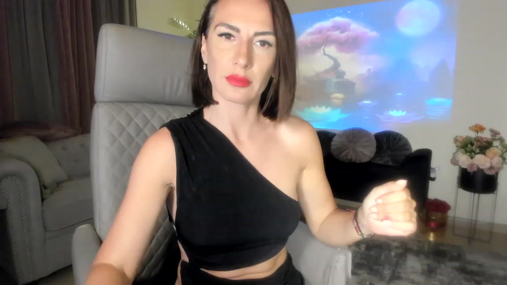 Gallery image thumbnail from Aarte_miss's myfreecams stream on, 06/04/2023, 20:43 image 3 of 20