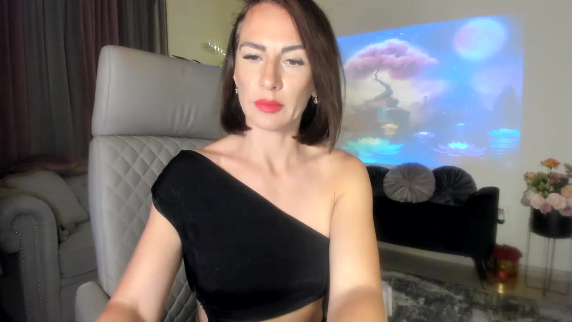 Gallery image thumbnail from Aarte_miss's myfreecams stream on, 06/04/2023, 21:50 image 2 of 20