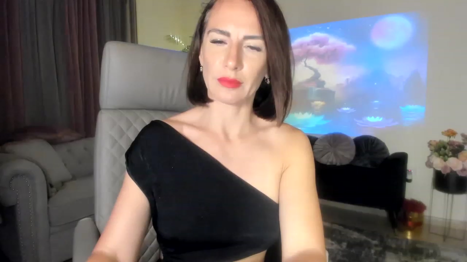 Gallery image thumbnail from Aarte_miss's myfreecams stream on, 06/04/2023, 21:50 image 3 of 20