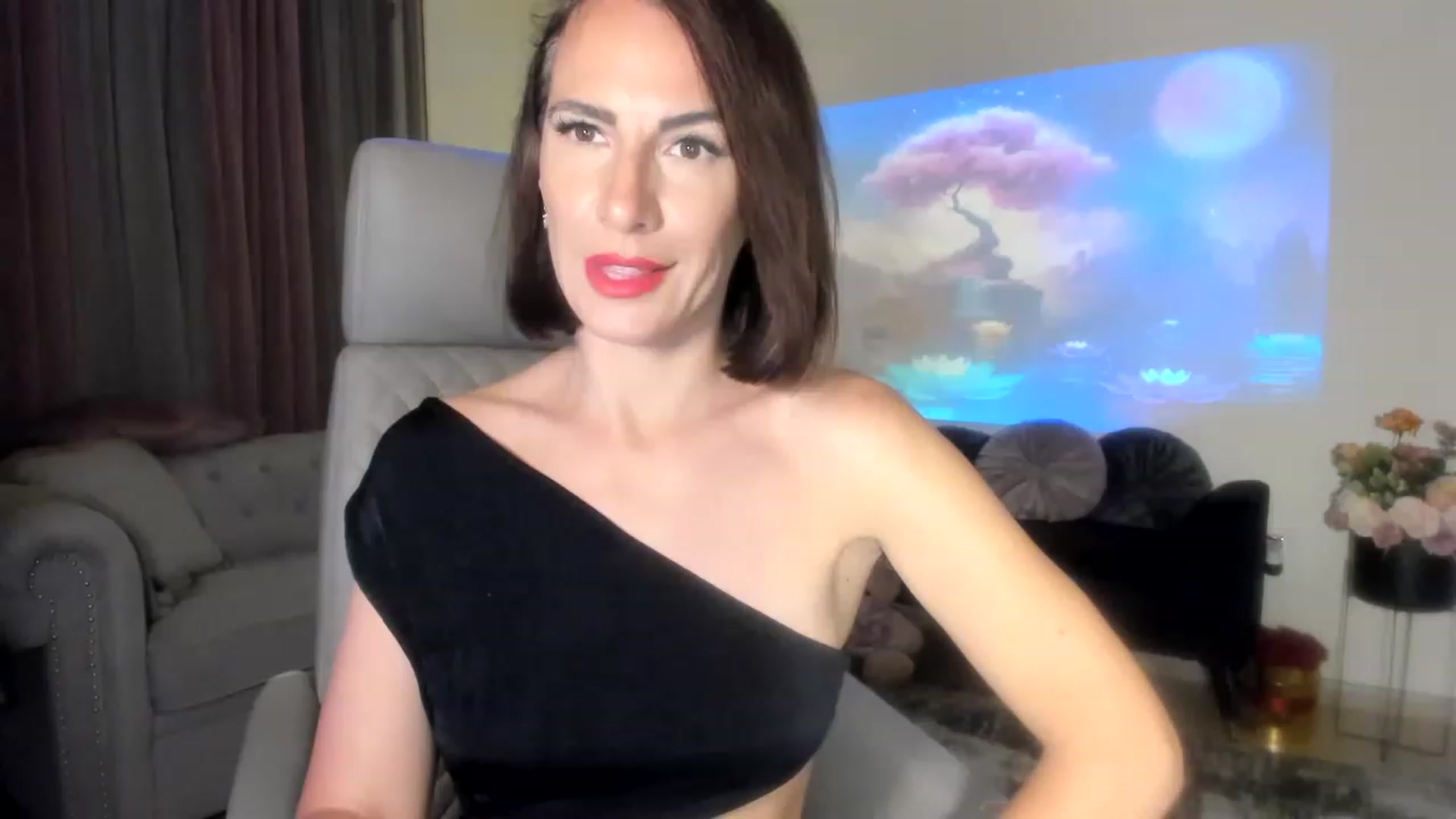 Gallery image thumbnail from Aarte_miss's myfreecams stream on, 06/04/2023, 21:50 image 4 of 20