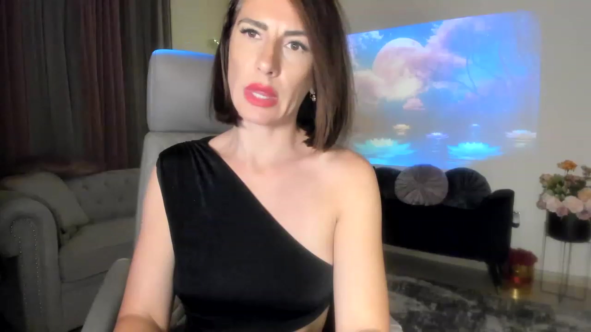 Gallery image thumbnail from Aarte_miss's myfreecams stream on, 06/05/2023, 24:21 image 9 of 20