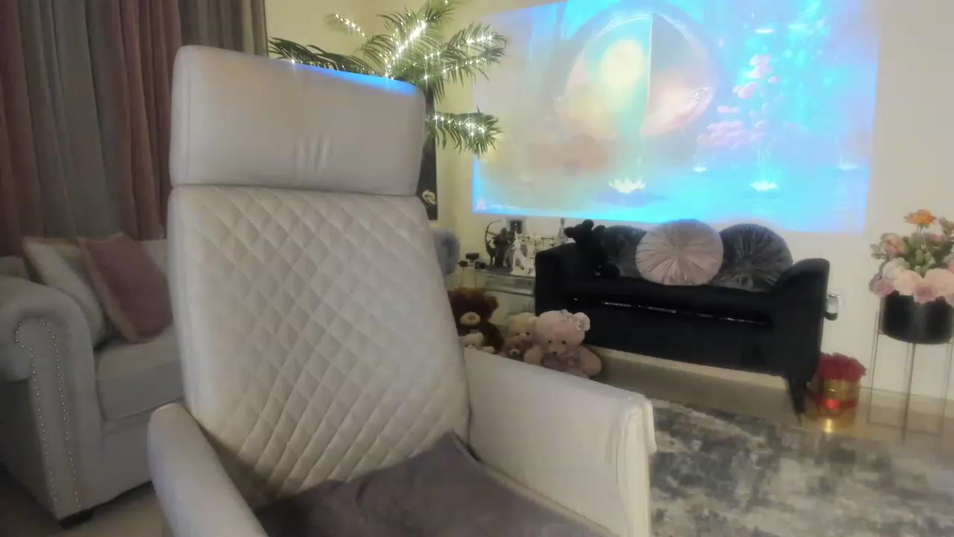 Gallery image thumbnail from Aarte_miss's myfreecams stream on, 06/11/2023, 24:05 image 6 of 20