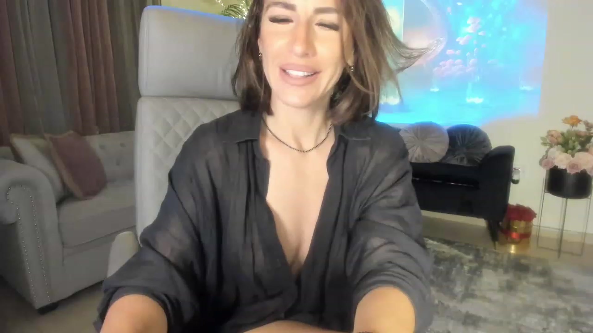 Gallery image thumbnail from Aarte_miss's myfreecams stream on, 06/11/2023, 24:05 image 4 of 20
