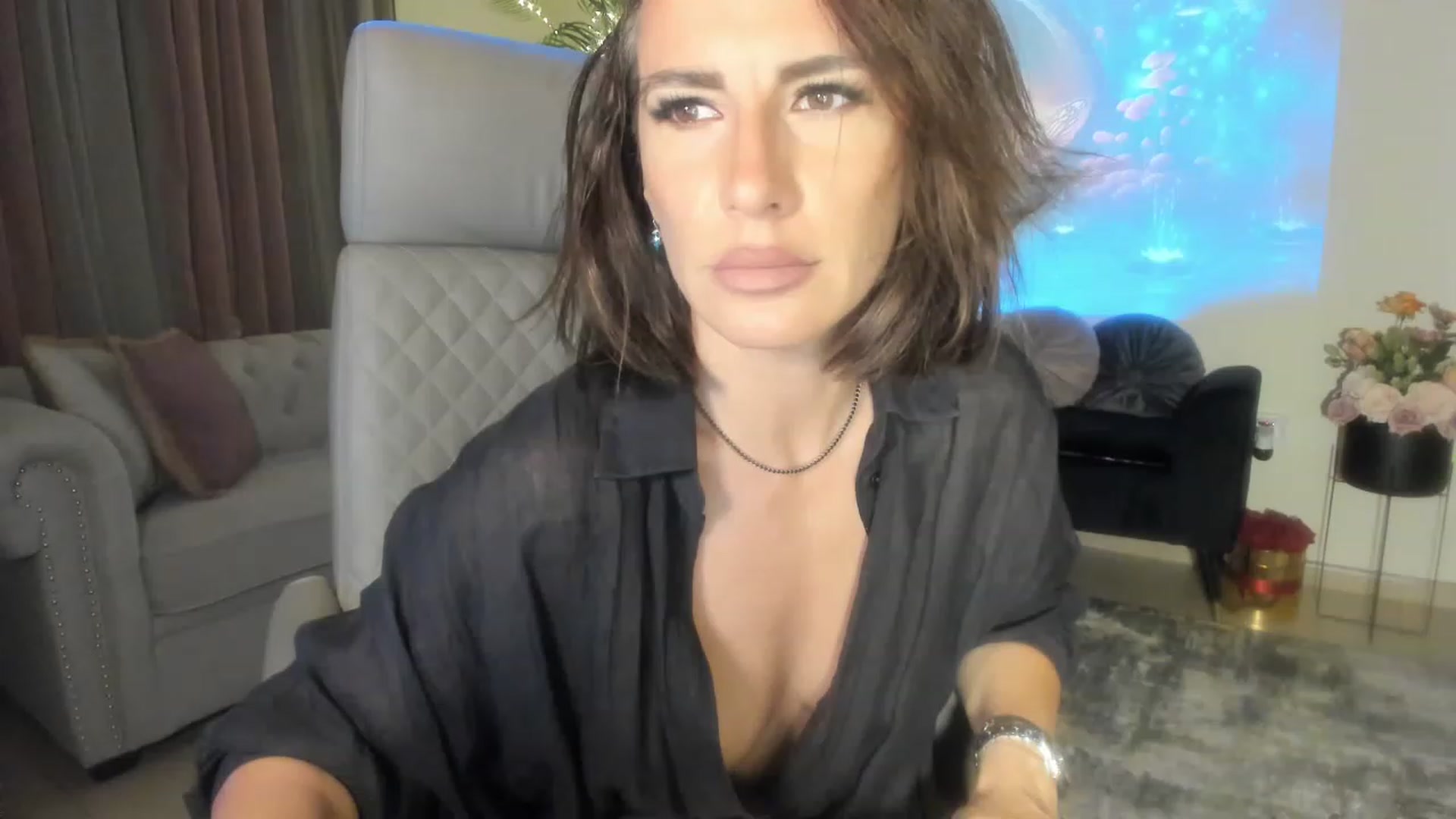 Gallery image thumbnail from Aarte_miss's myfreecams stream on, 06/11/2023, 01:09 image 3 of 20