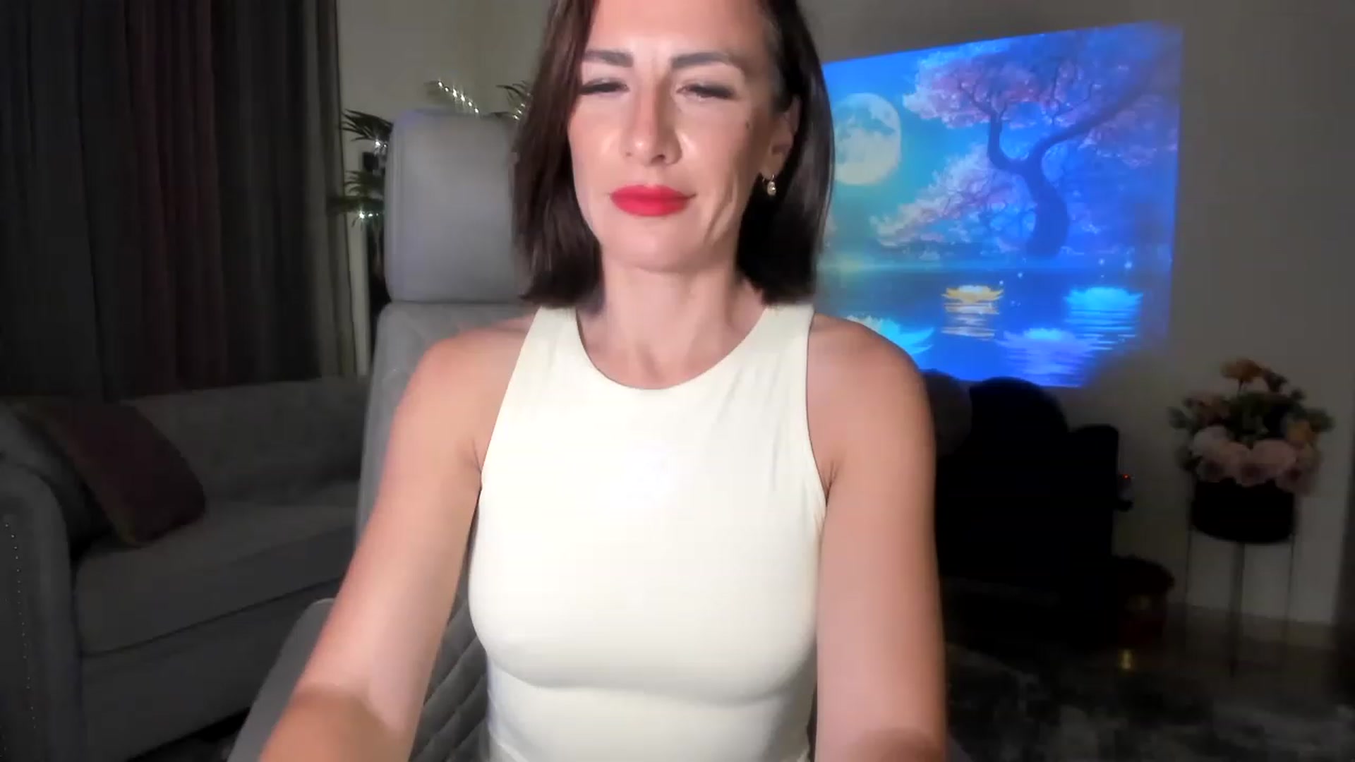 Gallery image thumbnail from Aarte_miss's myfreecams stream on, 06/18/2023, 24:03 image 10 of 20