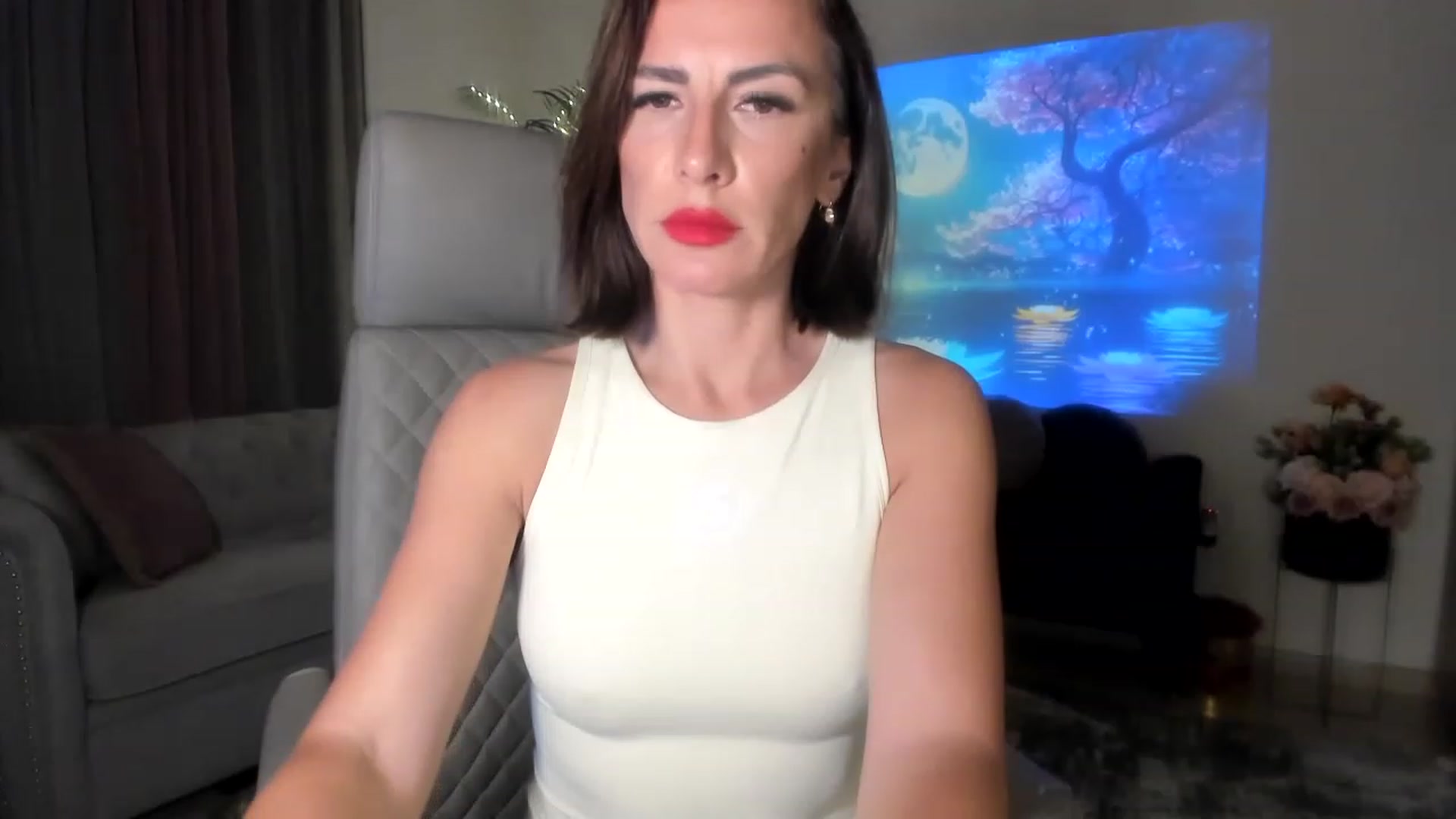 Gallery image thumbnail from Aarte_miss's myfreecams stream on, 06/18/2023, 24:03 image 13 of 20