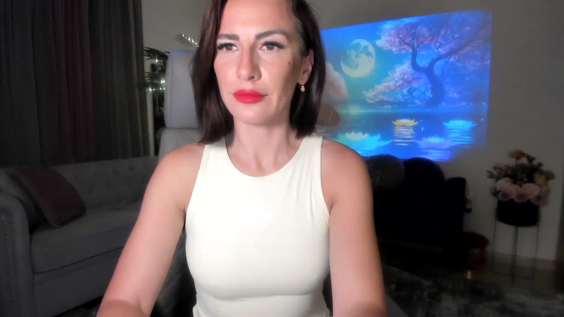 Gallery image thumbnail from Aarte_miss's myfreecams stream on, 06/18/2023, 24:03 image 5 of 20
