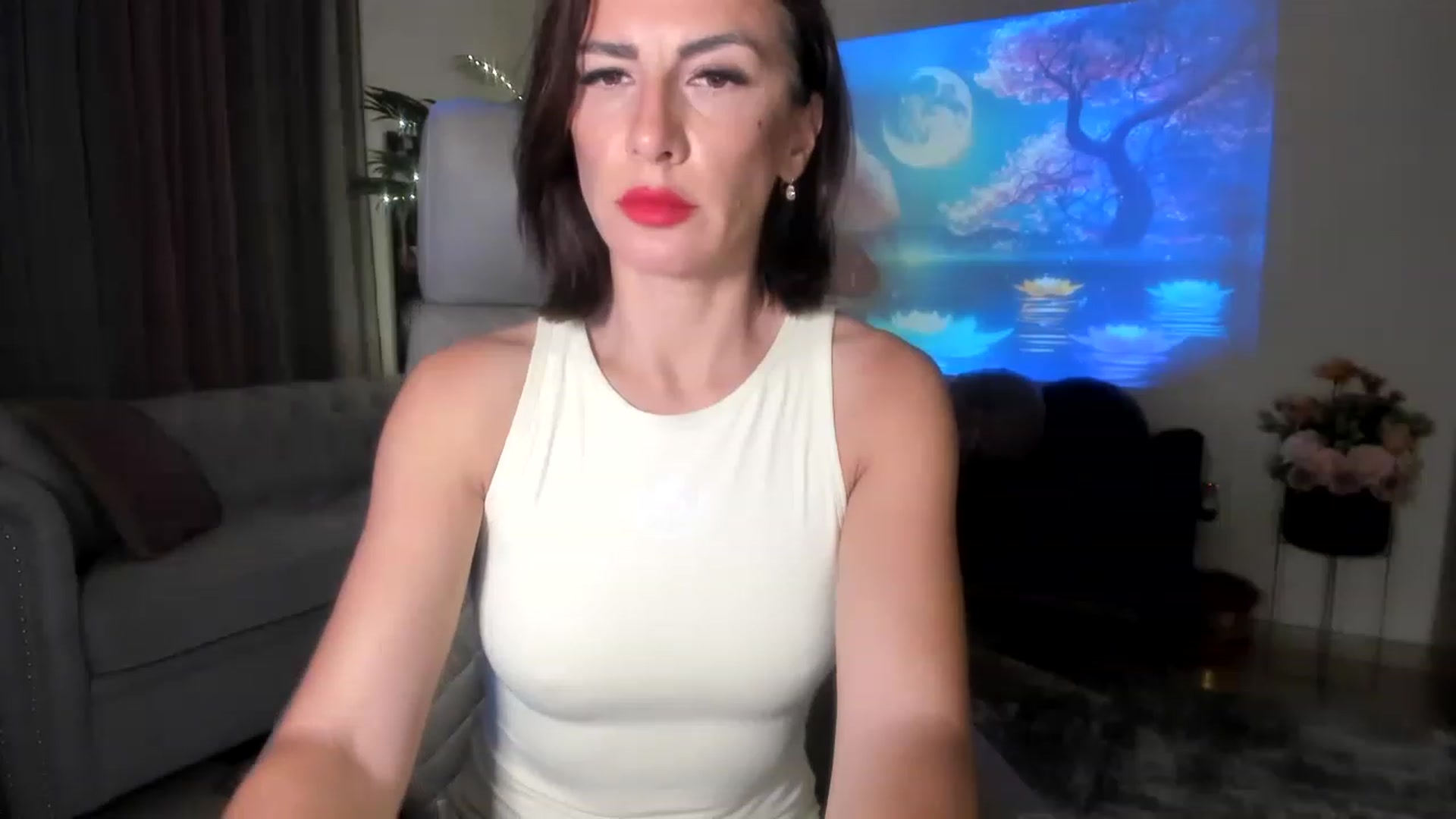 Gallery image thumbnail from Aarte_miss's myfreecams stream on, 06/18/2023, 24:03 image 18 of 20