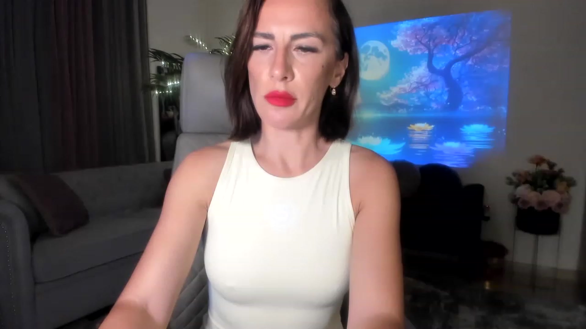 Gallery image thumbnail from Aarte_miss's myfreecams stream on, 06/18/2023, 24:03 image 9 of 20