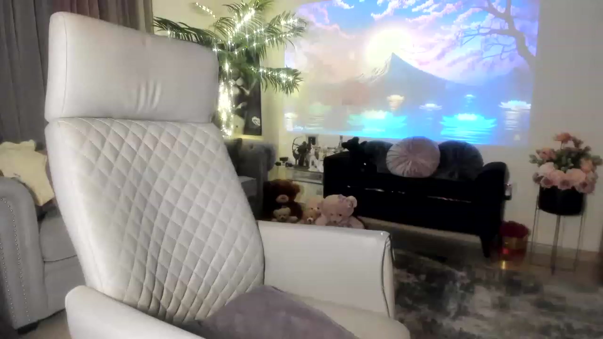 Gallery image thumbnail from Aarte_miss's myfreecams stream on, 06/18/2023, 02:14 image 13 of 20