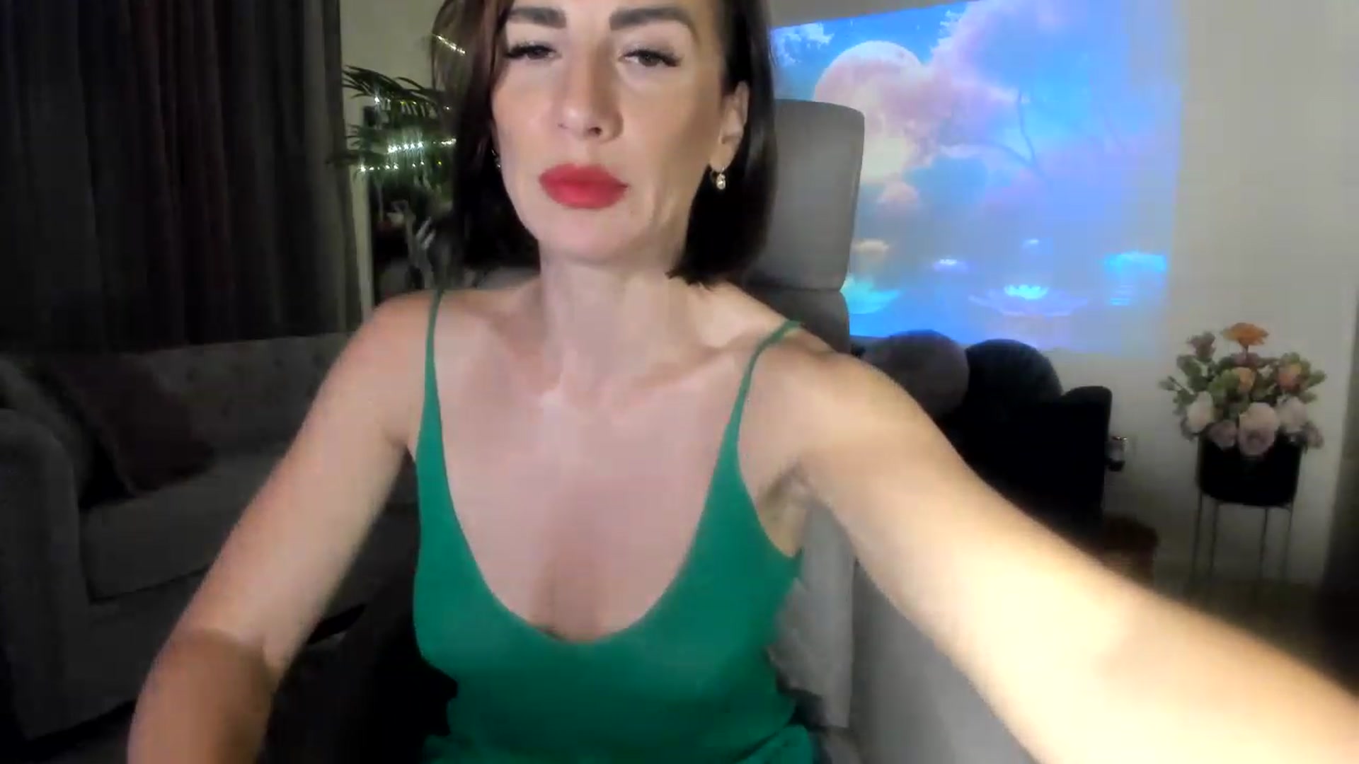 Gallery image thumbnail from Aarte_miss's myfreecams stream on, 06/29/2023, 23:55 image 6 of 20