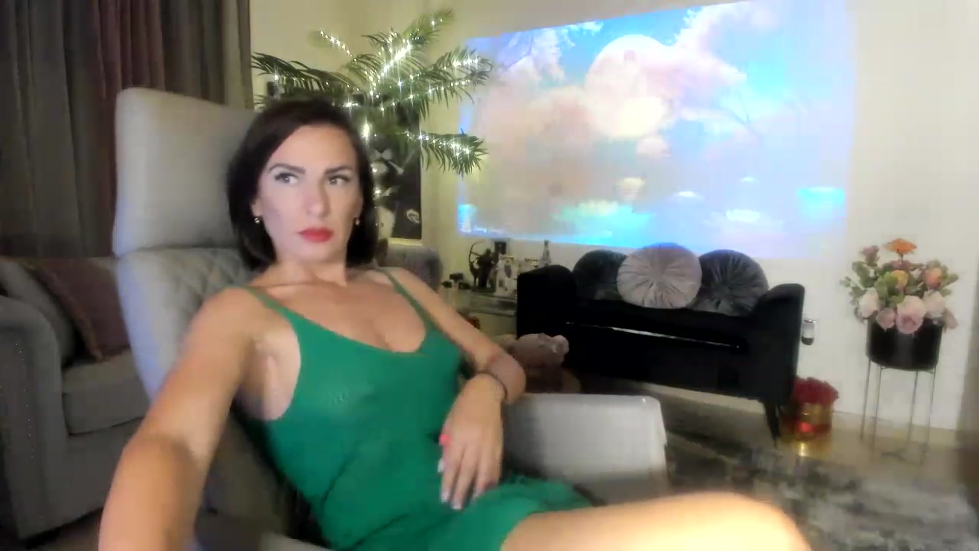 Gallery image thumbnail from Aarte_miss's myfreecams stream on, 06/29/2023, 23:55 image 8 of 20