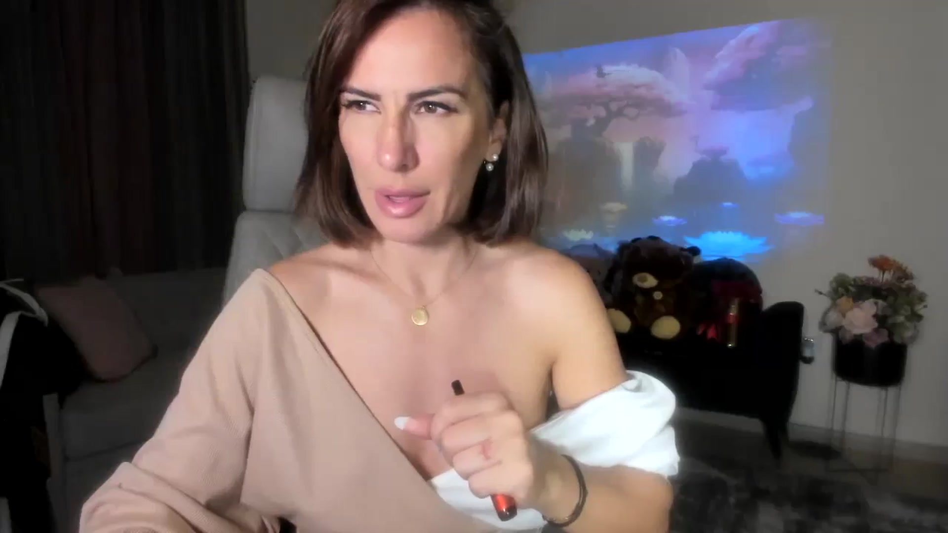 Gallery image thumbnail from Aarte_miss's myfreecams stream on, 08/06/2023, 01:12 image 18 of 20