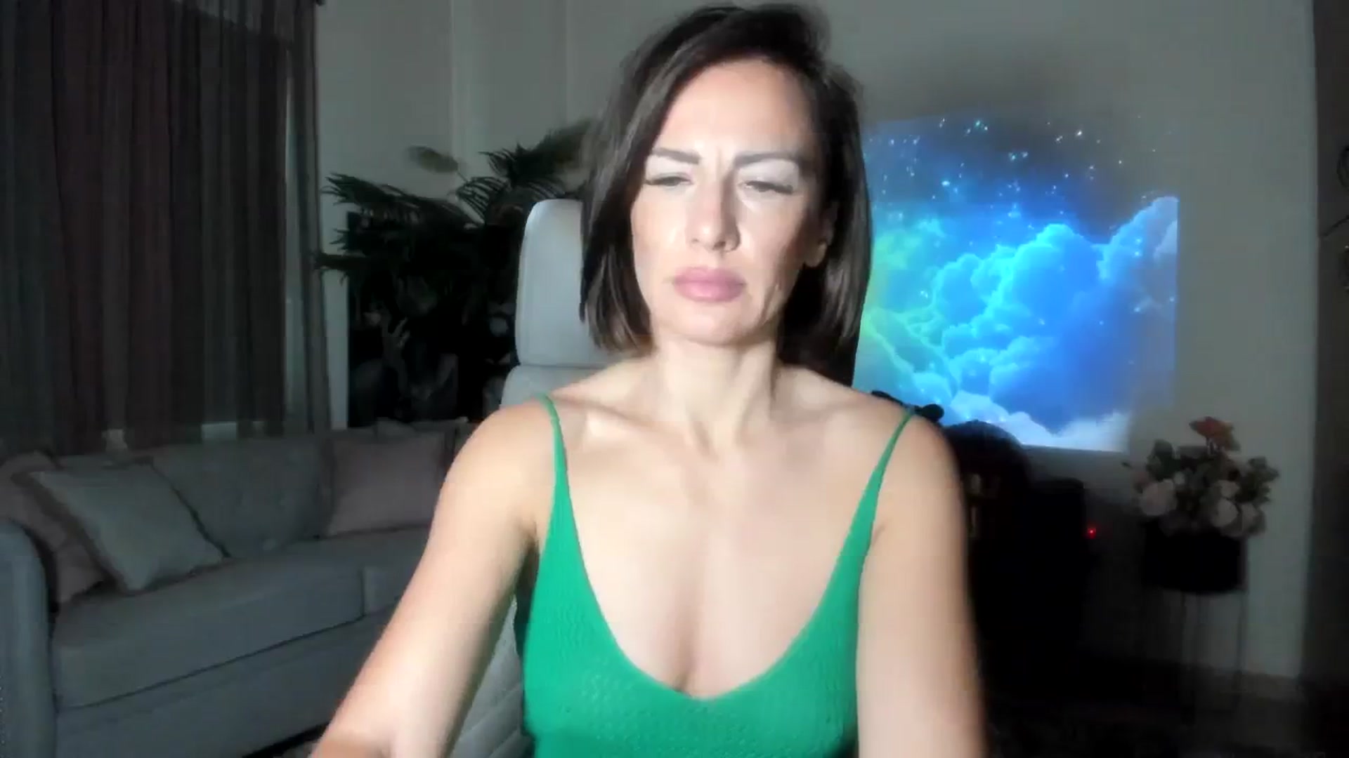 Gallery image thumbnail from Aarte_miss's myfreecams stream on, 08/13/2023, 03:48 image 11 of 20