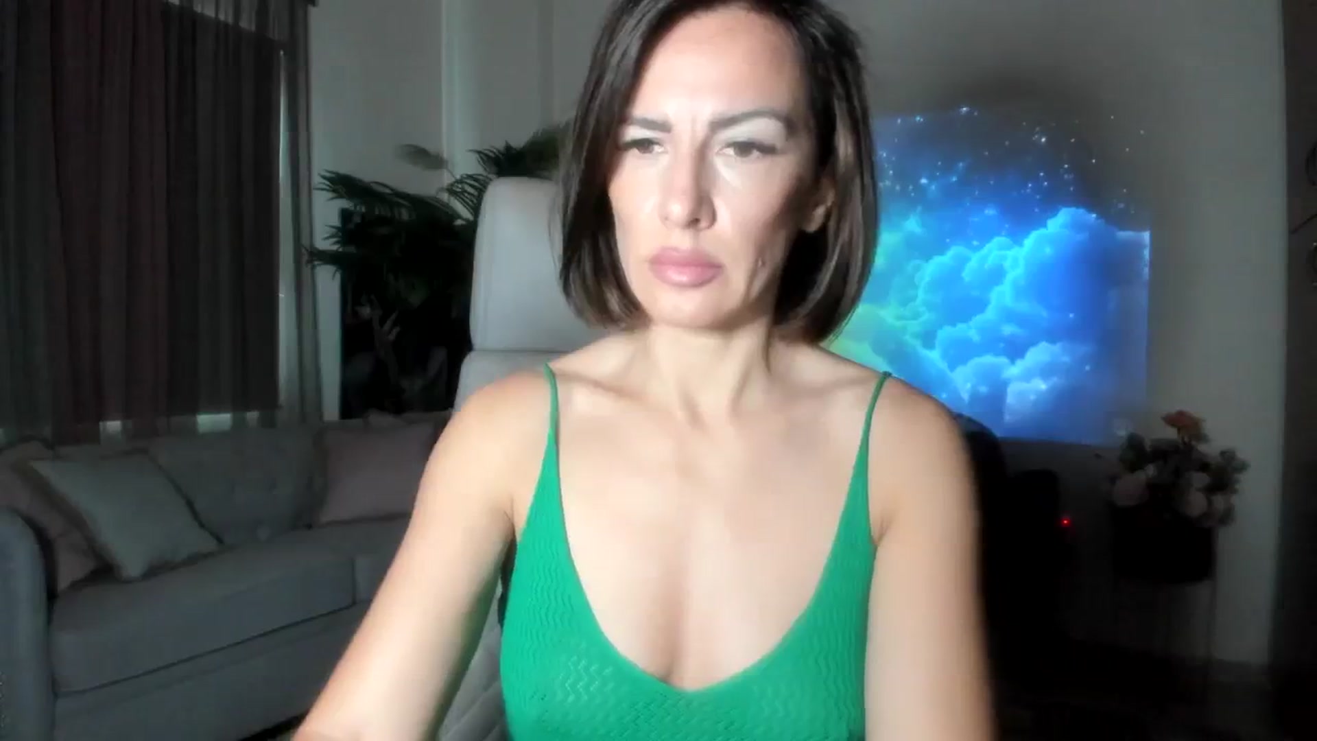 Gallery image thumbnail from Aarte_miss's myfreecams stream on, 08/13/2023, 03:48 image 19 of 20