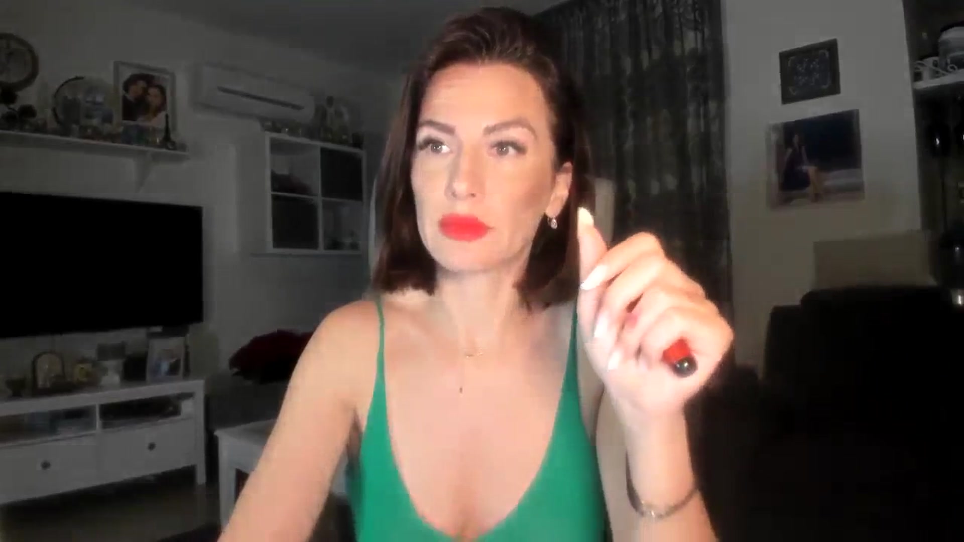 Gallery image thumbnail from Aarte_miss's myfreecams stream on, 11/11/2023, 22:51 image 10 of 20