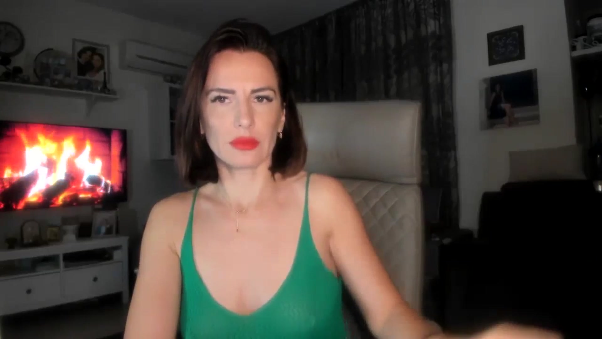 Gallery image thumbnail from Aarte_miss's myfreecams stream on, 11/11/2023, 22:51 image 14 of 20