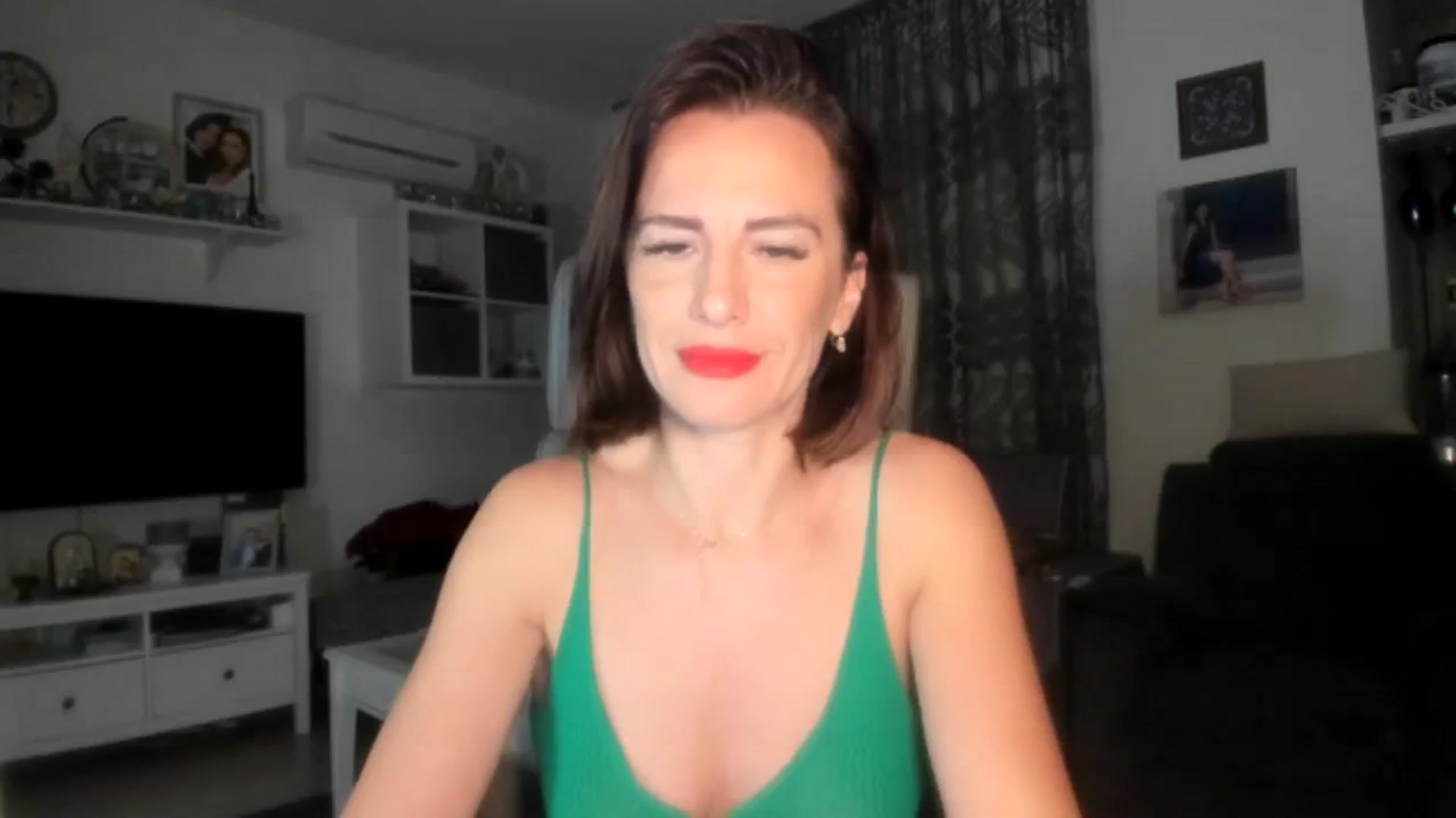 Gallery image thumbnail from Aarte_miss's myfreecams stream on, 11/11/2023, 22:51 image 6 of 20