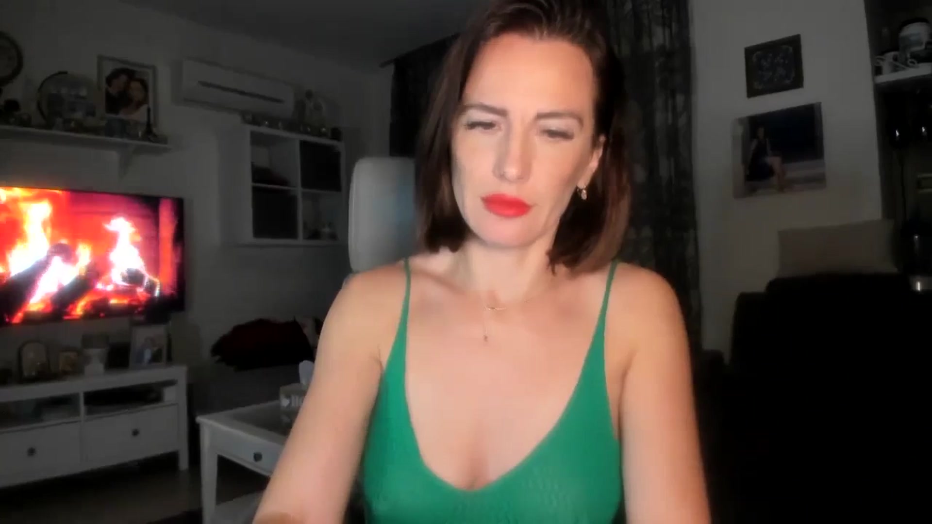 Gallery image thumbnail from Aarte_miss's myfreecams stream on, 11/11/2023, 22:51 image 18 of 20