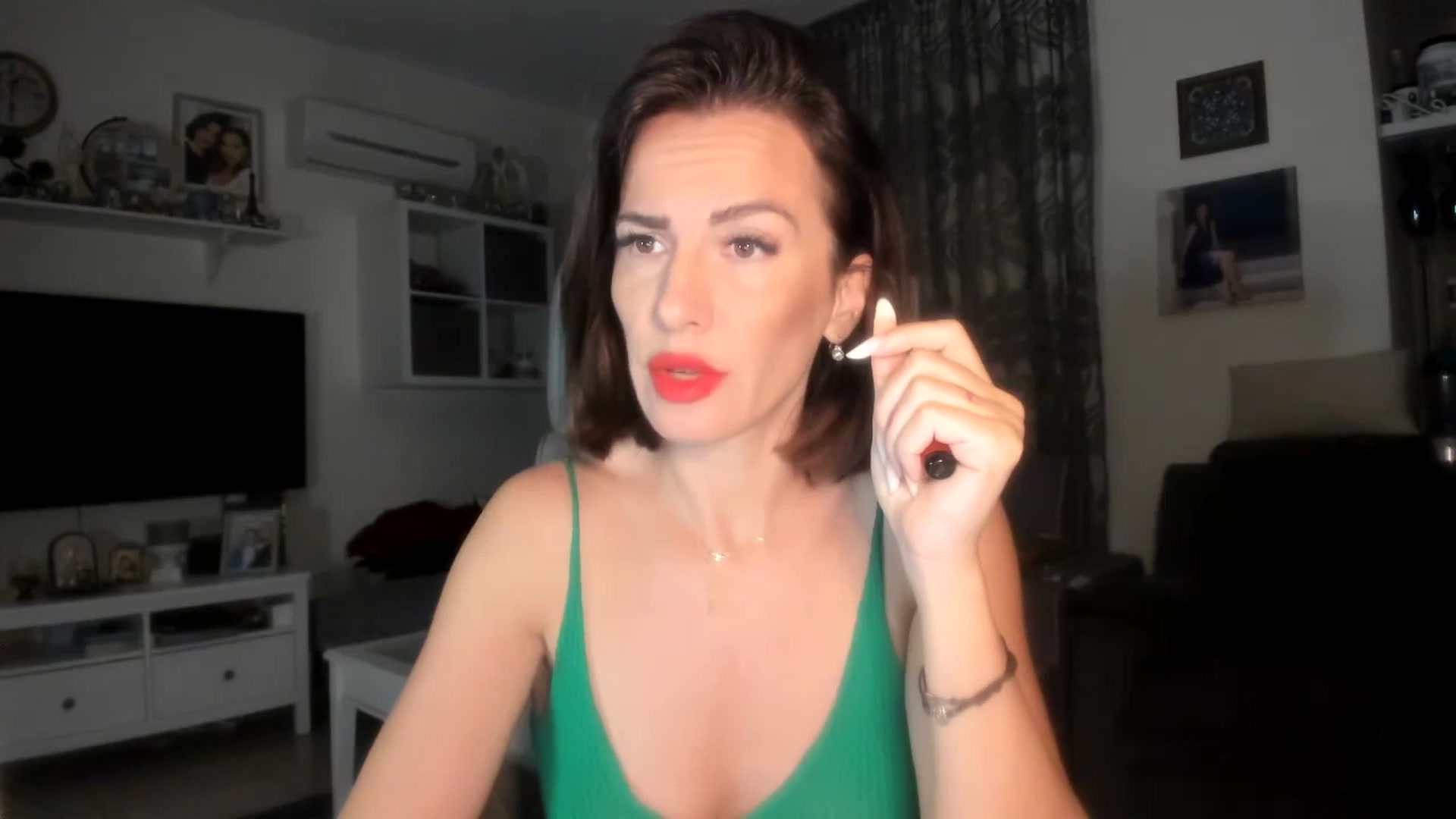 Gallery image thumbnail from Aarte_miss's myfreecams stream on, 11/11/2023, 22:51 image 4 of 20