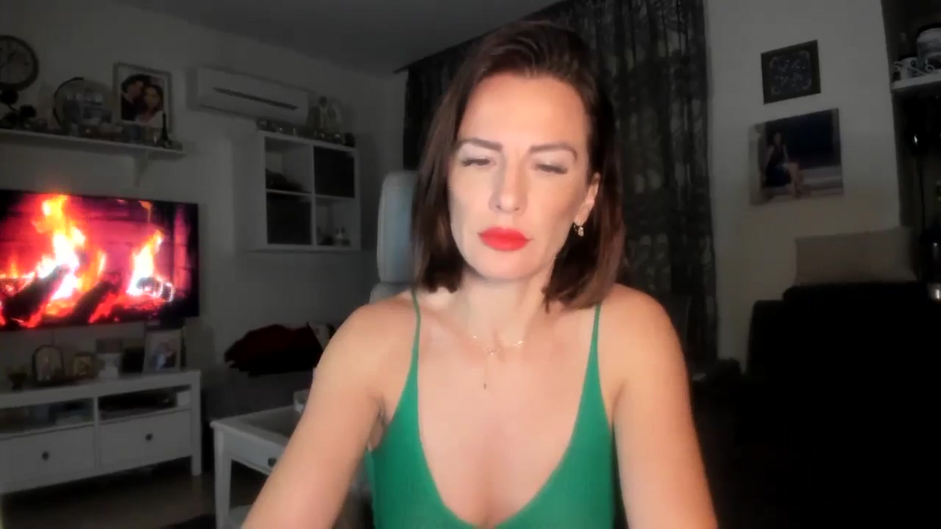 Gallery image thumbnail from Aarte_miss's myfreecams stream on, 11/11/2023, 22:51 image 16 of 20