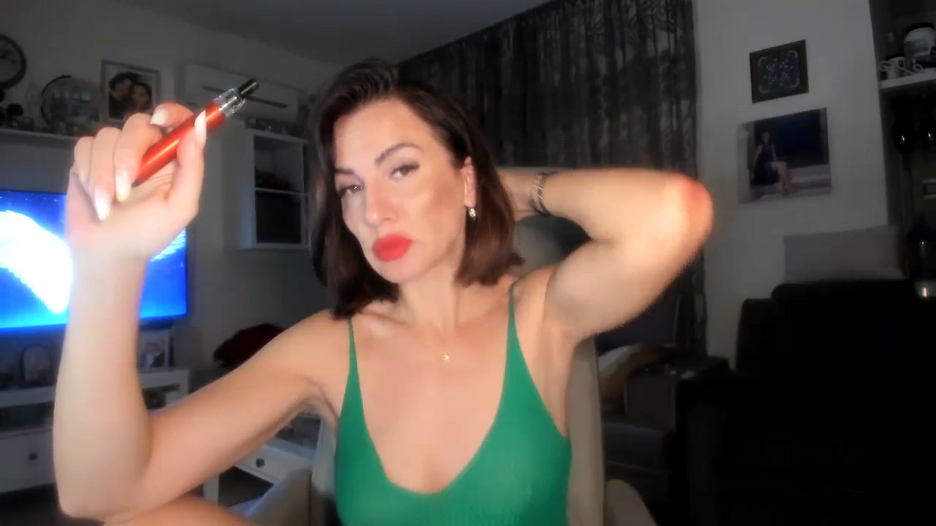 Gallery image thumbnail from Aarte_miss's myfreecams stream on, 11/12/2023, 24:32 image 16 of 20