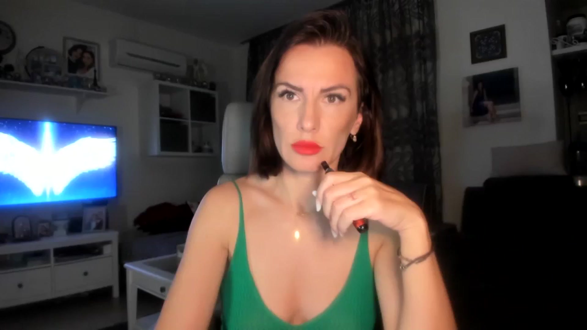 Gallery image thumbnail from Aarte_miss's myfreecams stream on, 11/12/2023, 24:32 image 1 of 20