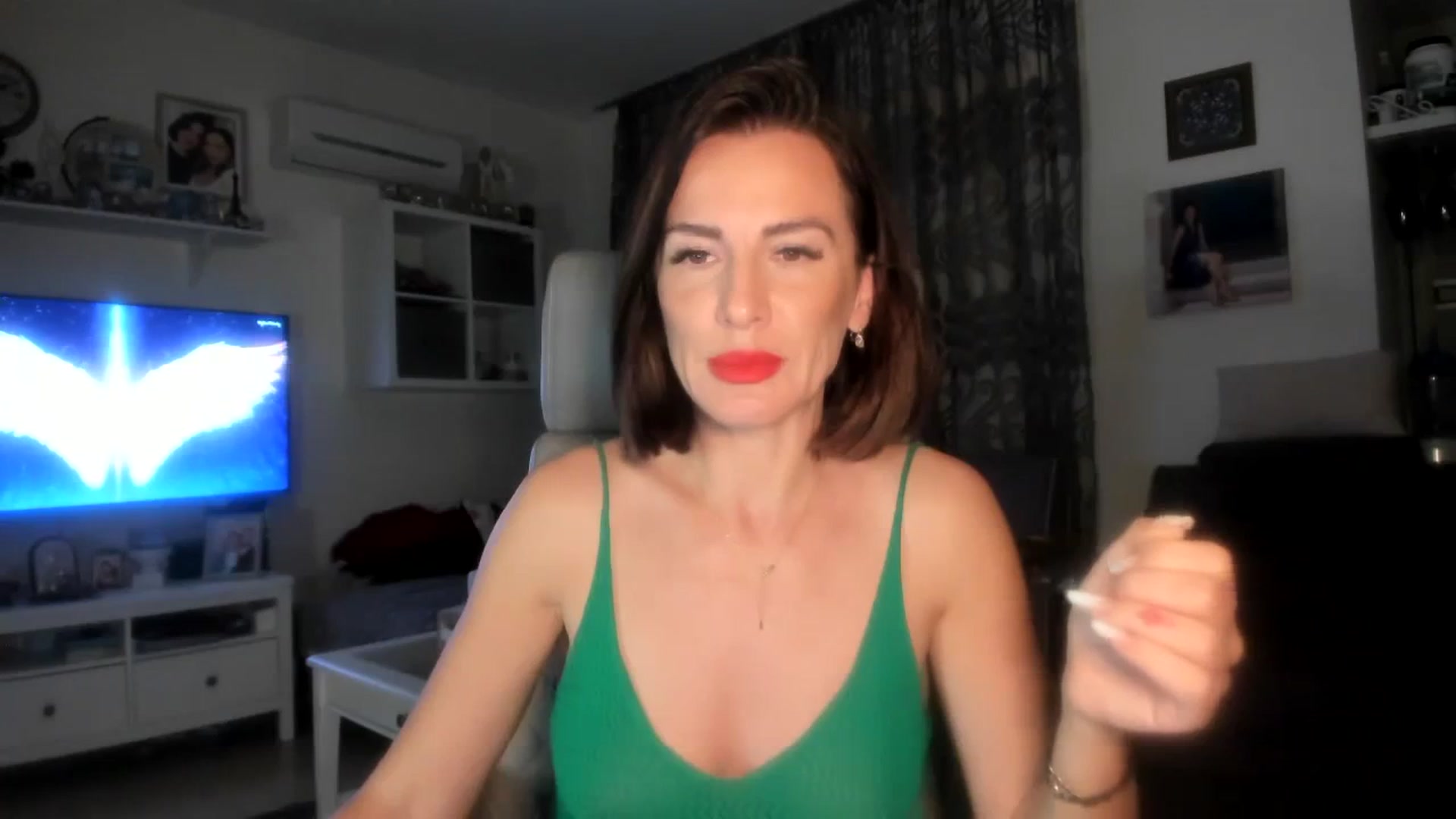 Gallery image thumbnail from Aarte_miss's myfreecams stream on, 11/12/2023, 24:32 image 12 of 20