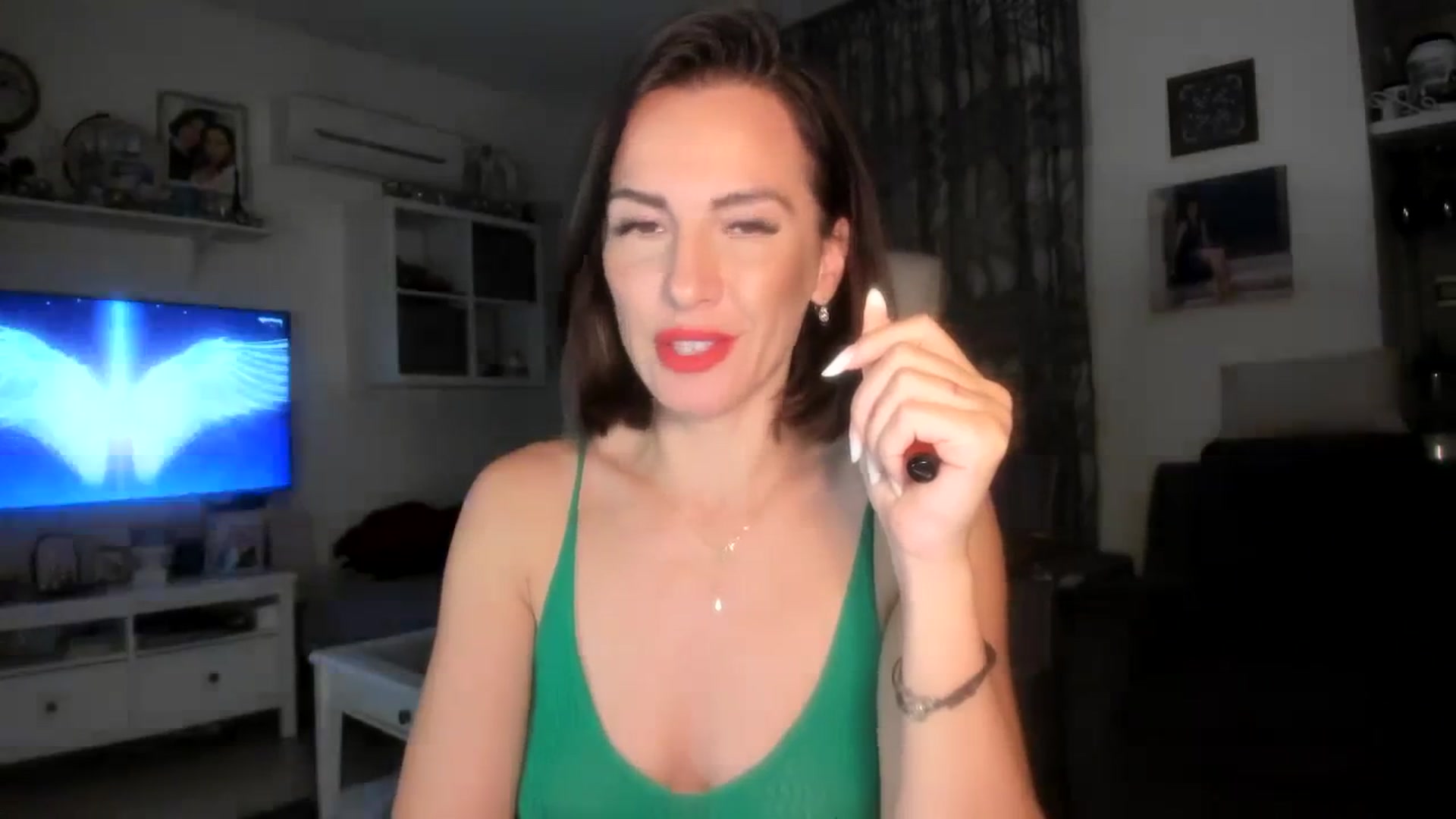 Gallery image thumbnail from Aarte_miss's myfreecams stream on, 11/12/2023, 24:32 image 13 of 20
