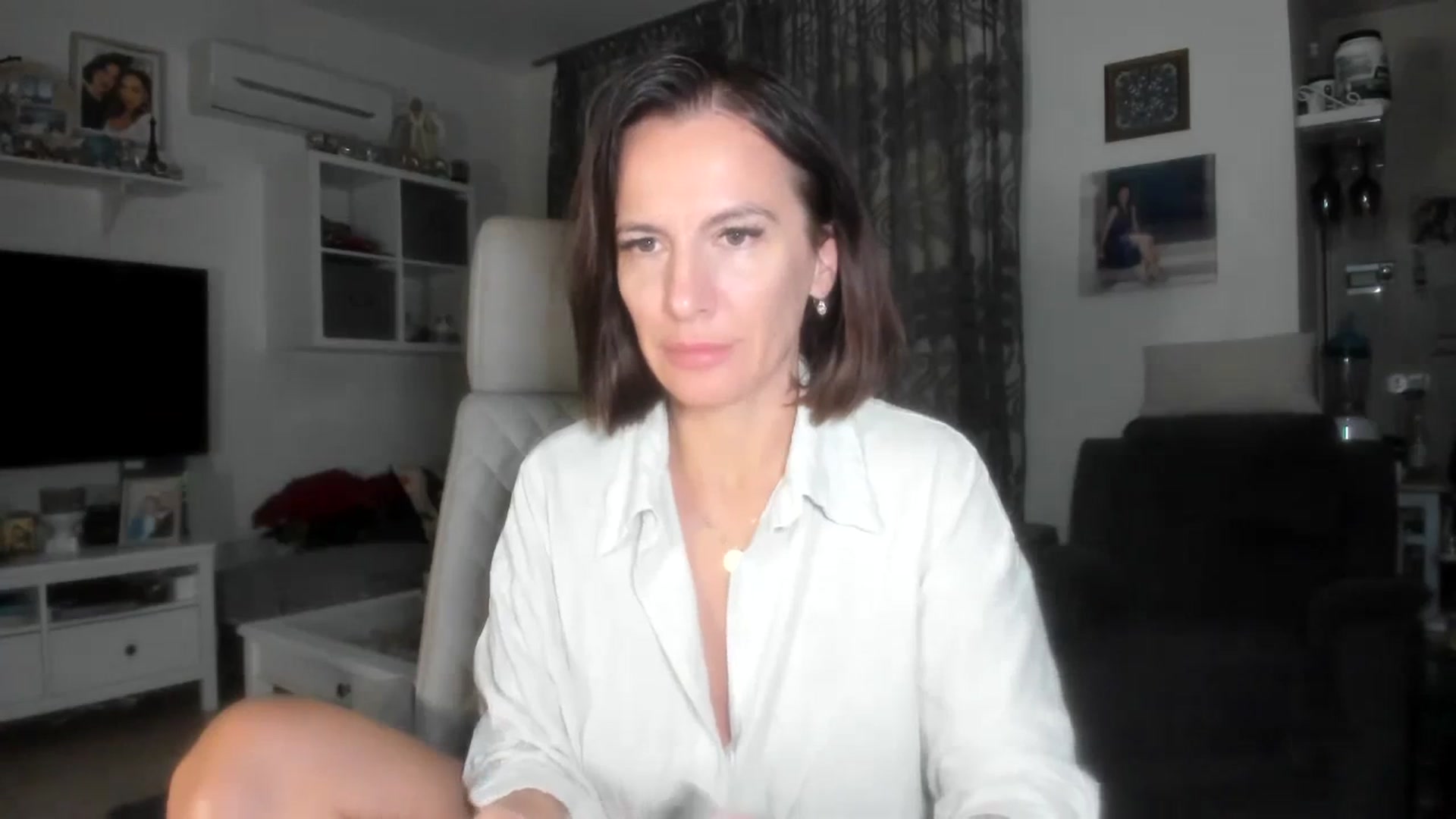 Gallery image thumbnail from Aarte_miss's myfreecams stream on, 11/13/2023, 24:01 image 2 of 20