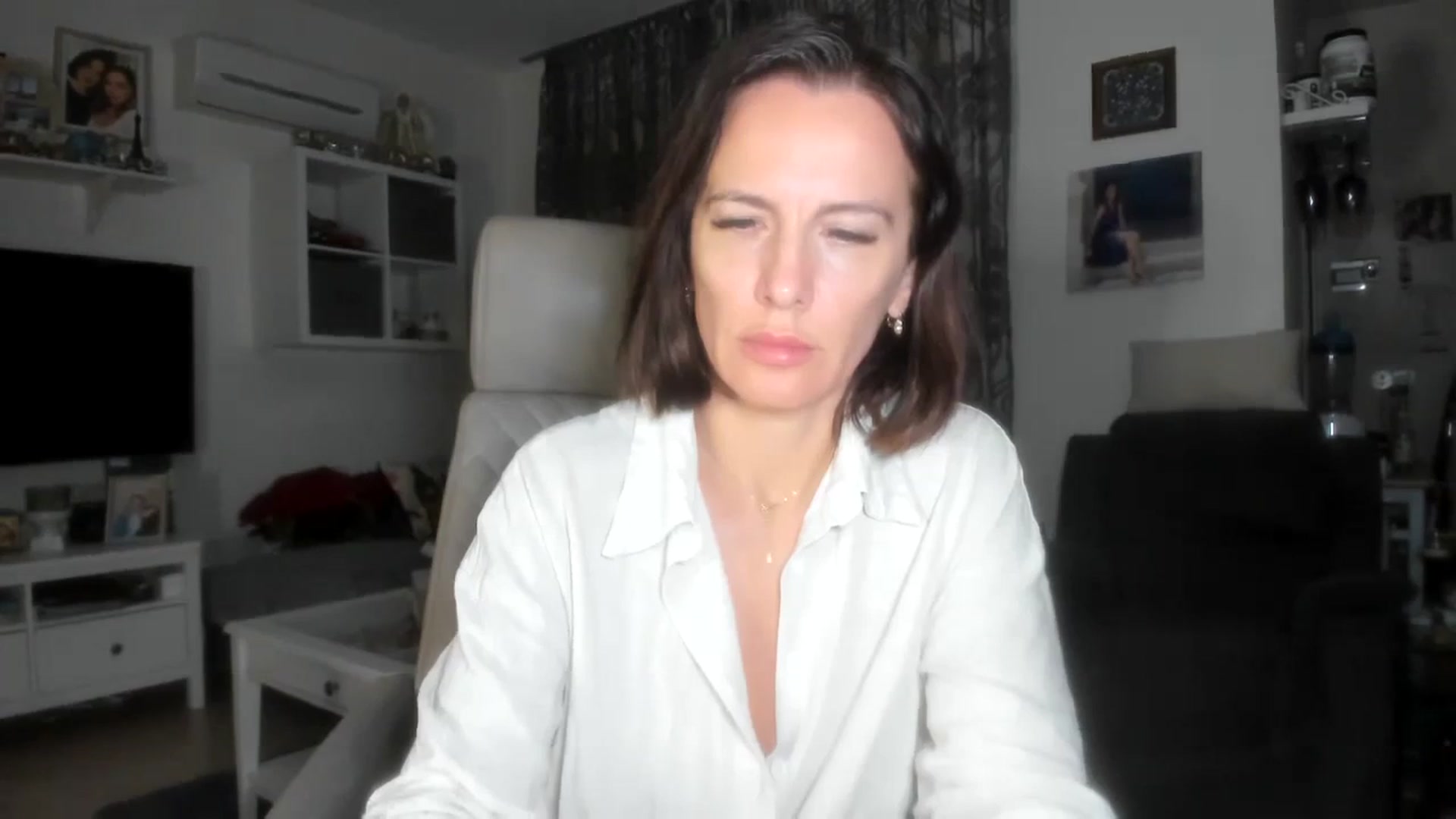 Gallery image thumbnail from Aarte_miss's myfreecams stream on, 11/13/2023, 24:47 image 10 of 20