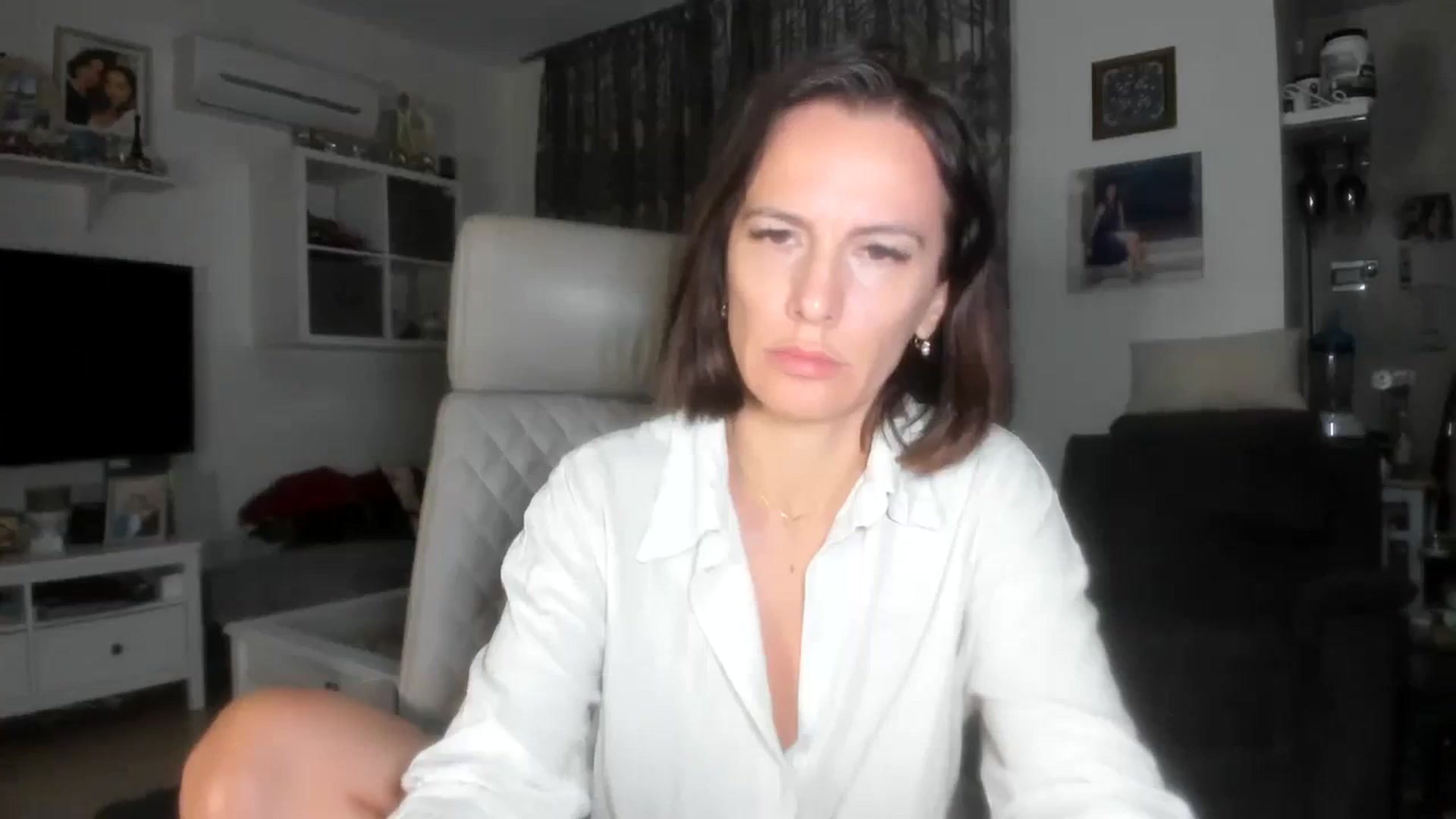 Gallery image thumbnail from Aarte_miss's myfreecams stream on, 11/13/2023, 24:47 image 8 of 20