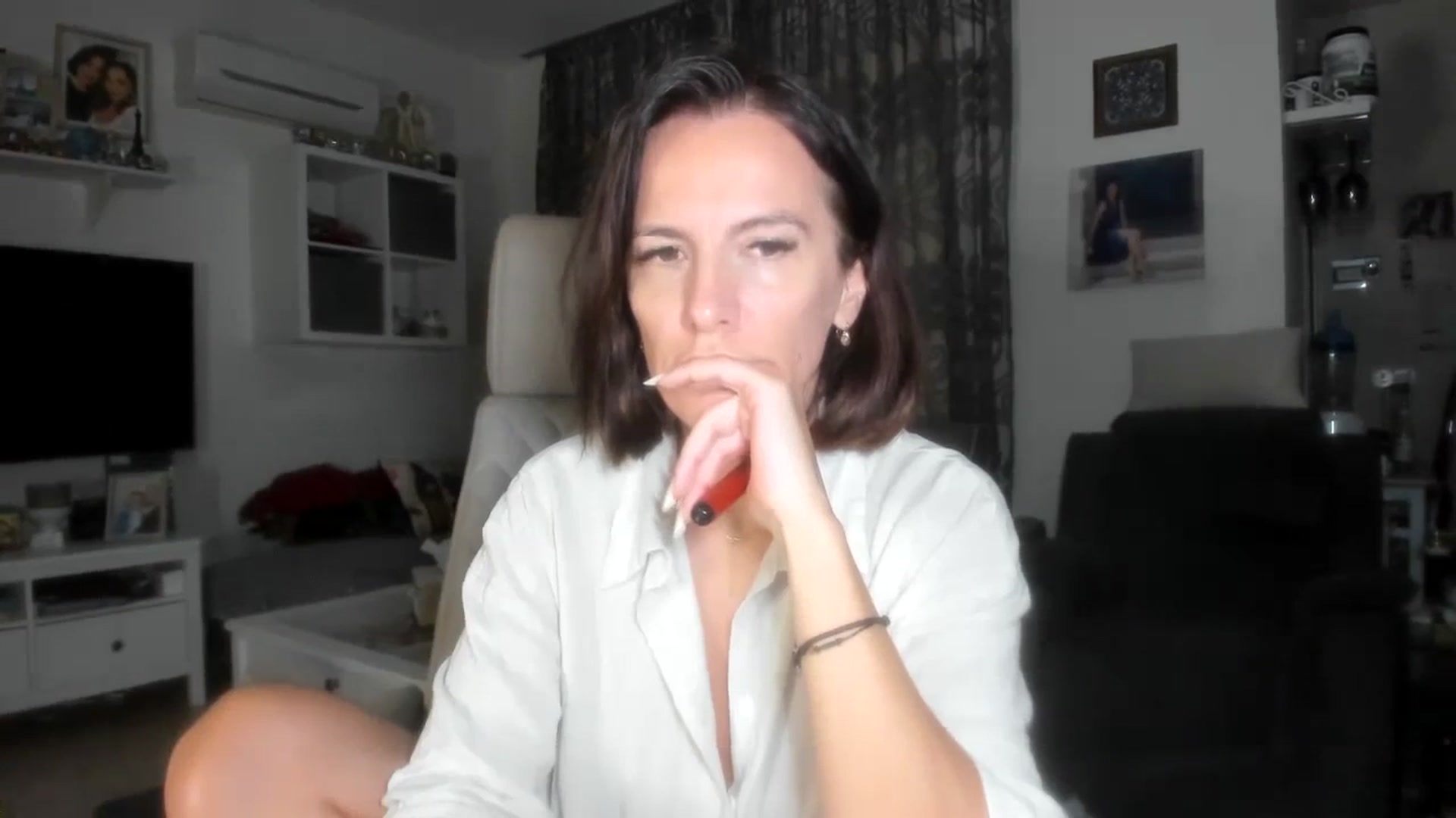 Gallery image thumbnail from Aarte_miss's myfreecams stream on, 11/13/2023, 24:47 image 20 of 20
