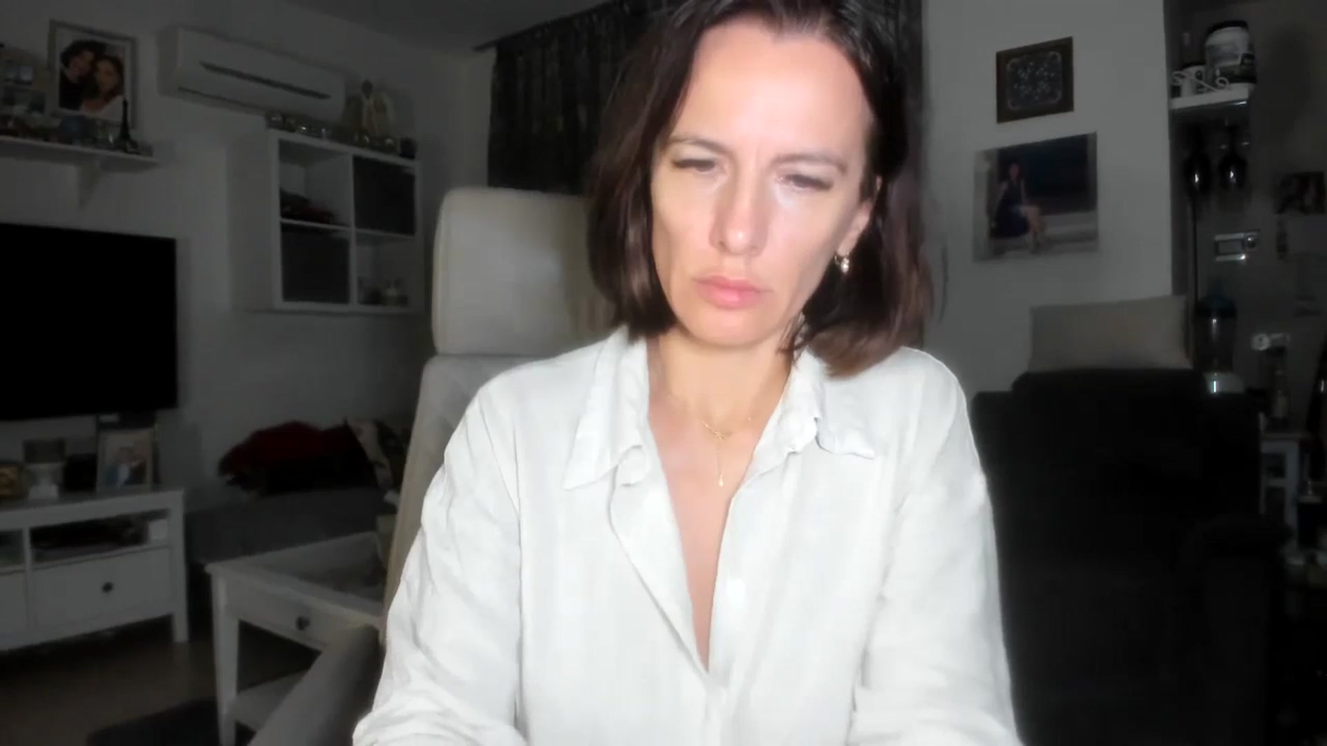 Gallery image thumbnail from Aarte_miss's myfreecams stream on, 11/13/2023, 01:13 image 5 of 20