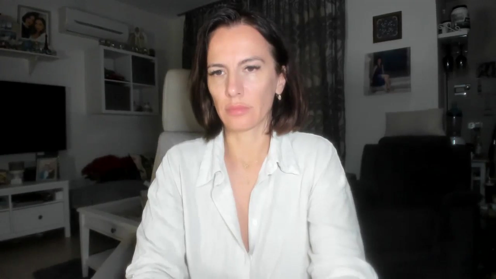 Gallery image thumbnail from Aarte_miss's myfreecams stream on, 11/13/2023, 01:13 image 3 of 20