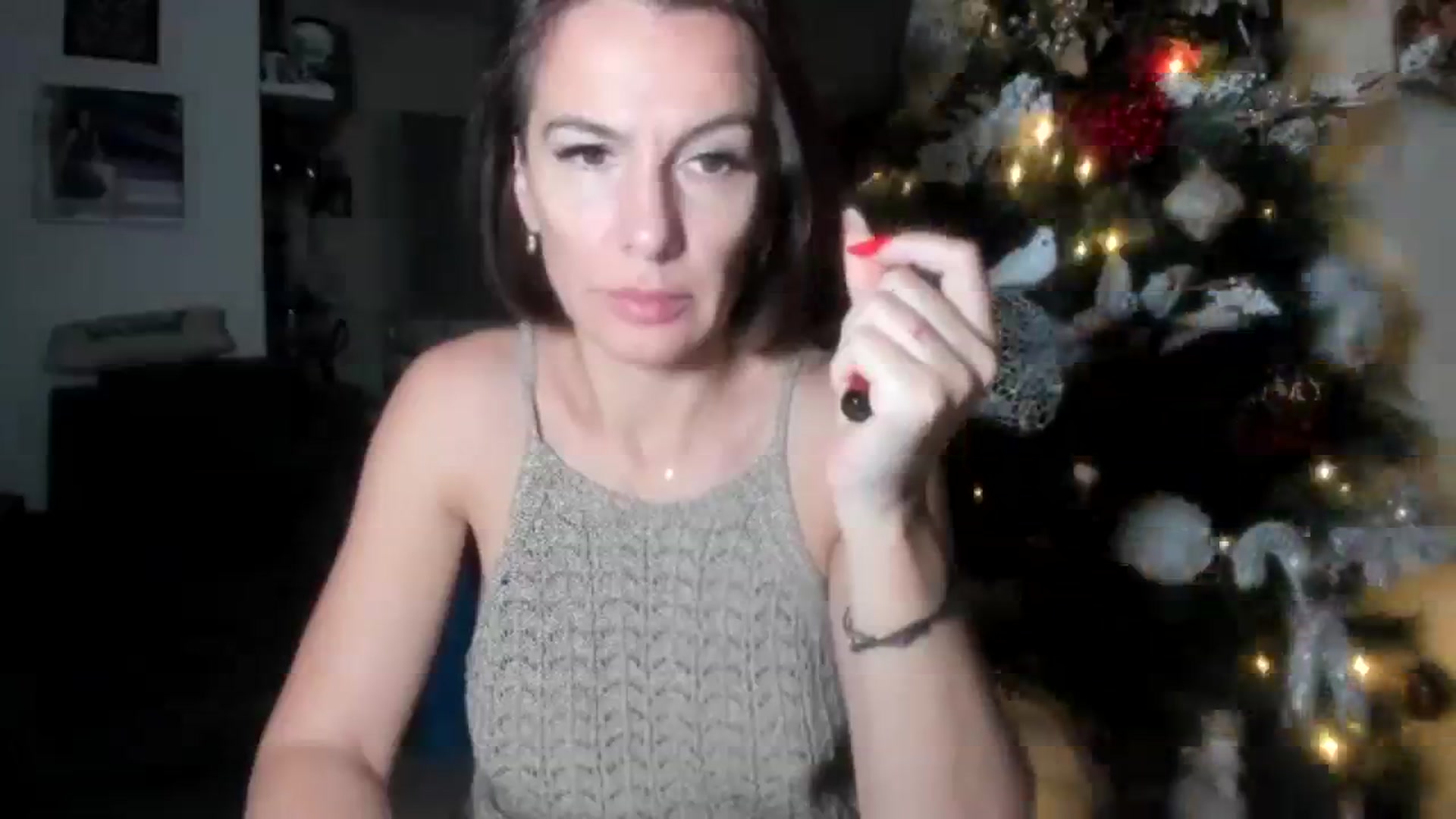 Gallery image thumbnail from Aarte_miss's myfreecams stream on, 12/03/2023, 16:07 image 6 of 20