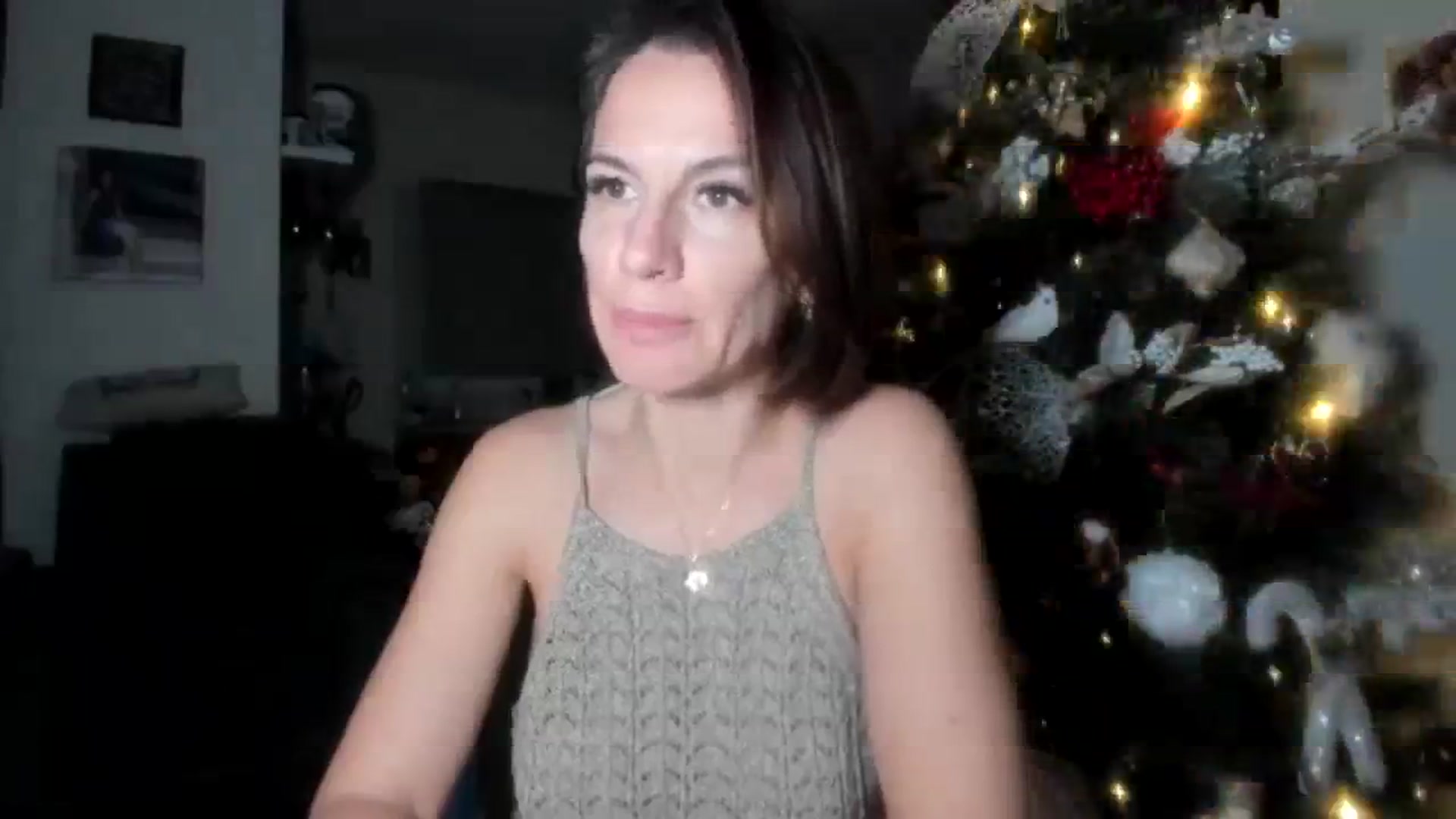 Gallery image thumbnail from Aarte_miss's myfreecams stream on, 12/03/2023, 16:25 image 9 of 20