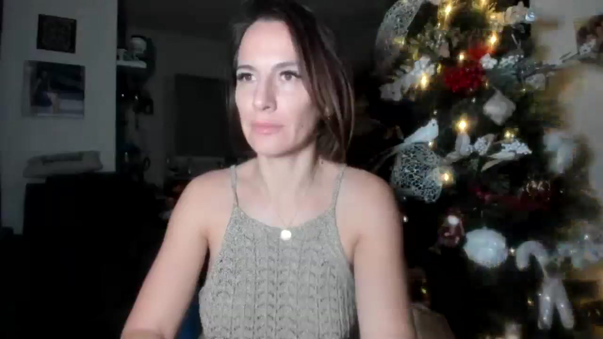 Gallery image thumbnail from Aarte_miss's myfreecams stream on, 12/03/2023, 17:00 image 8 of 20