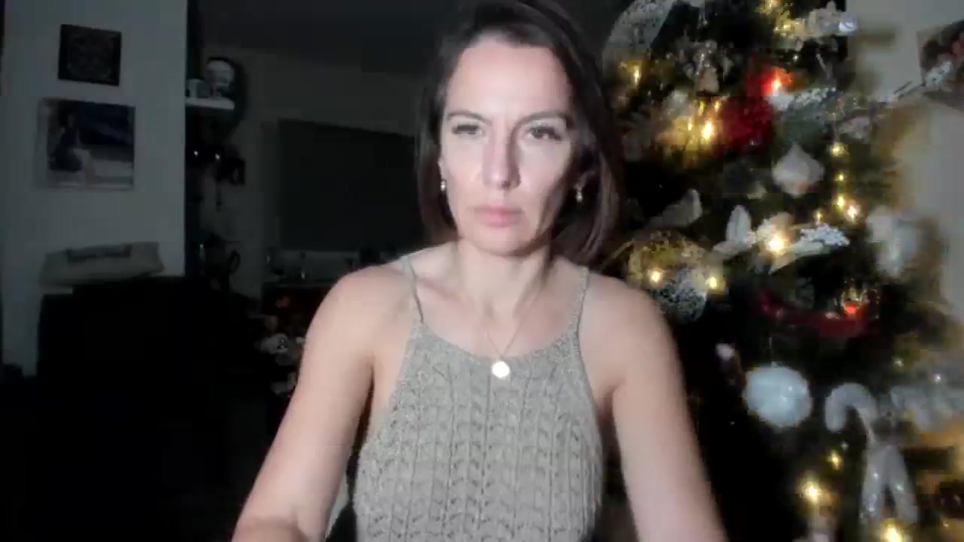 Gallery image thumbnail from Aarte_miss's myfreecams stream on, 12/03/2023, 17:00 image 13 of 20