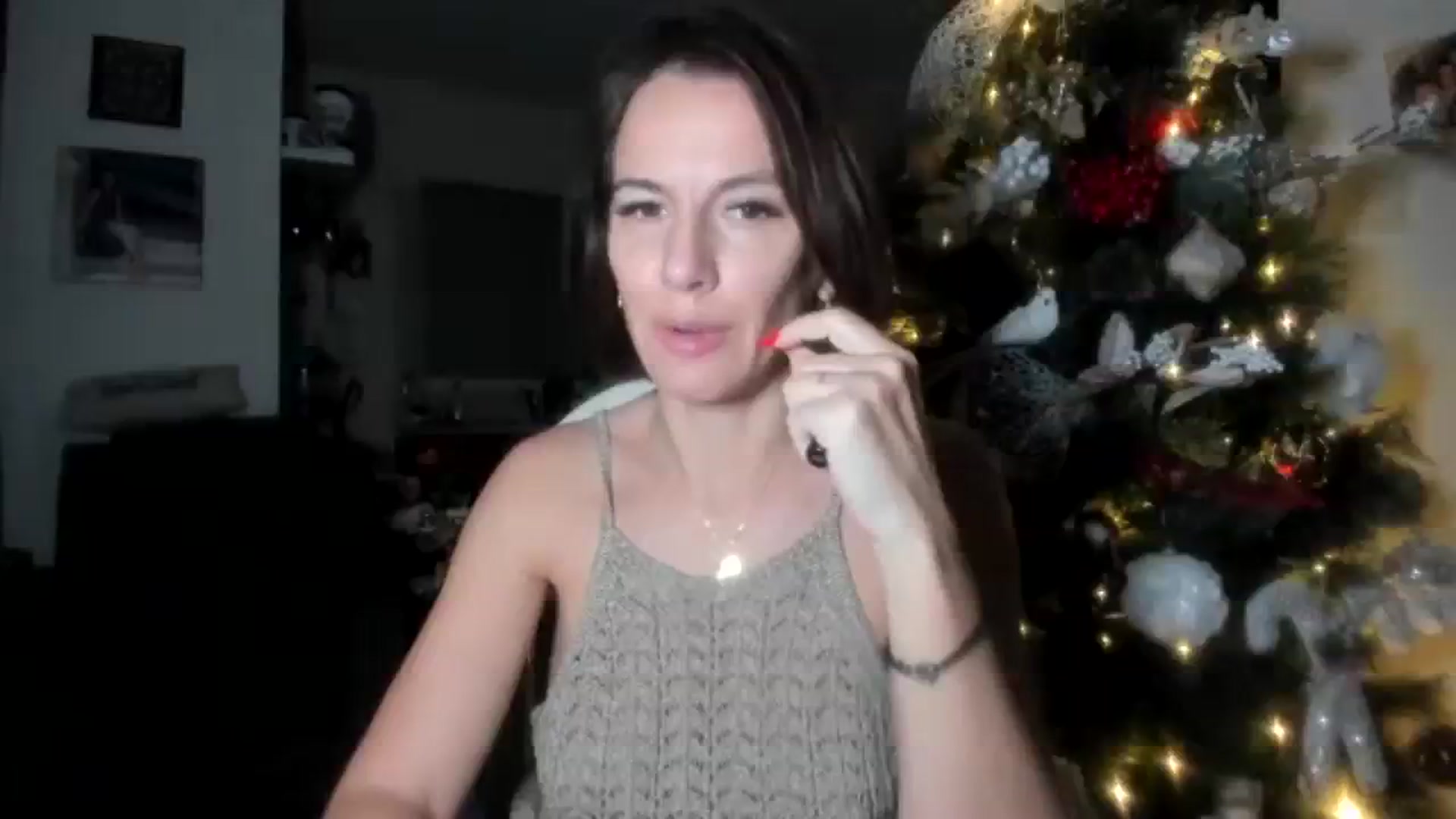 Gallery image thumbnail from Aarte_miss's myfreecams stream on, 12/03/2023, 17:00 image 1 of 20