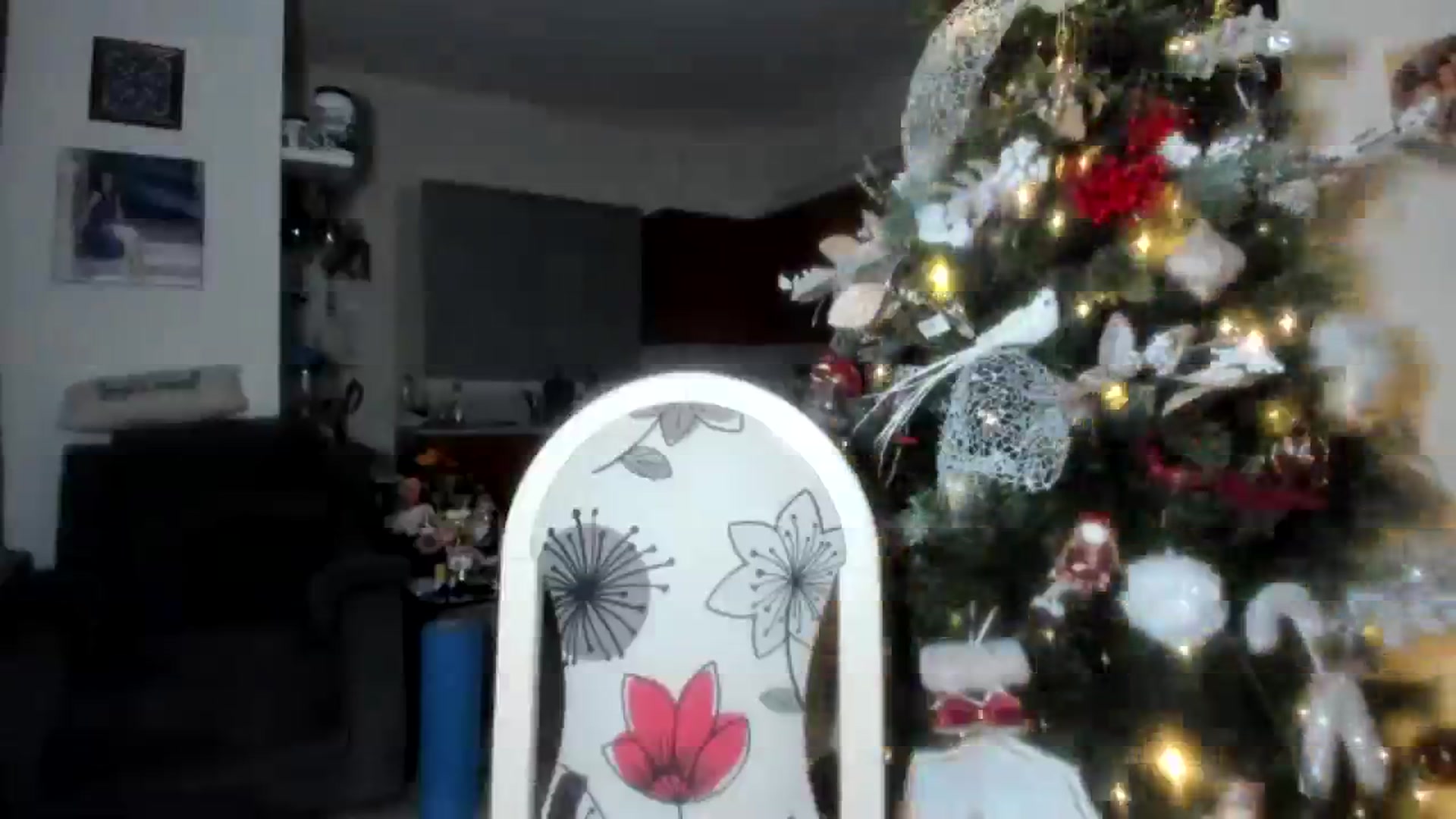 Gallery image thumbnail from Aarte_miss's myfreecams stream on, 12/03/2023, 17:00 image 20 of 20