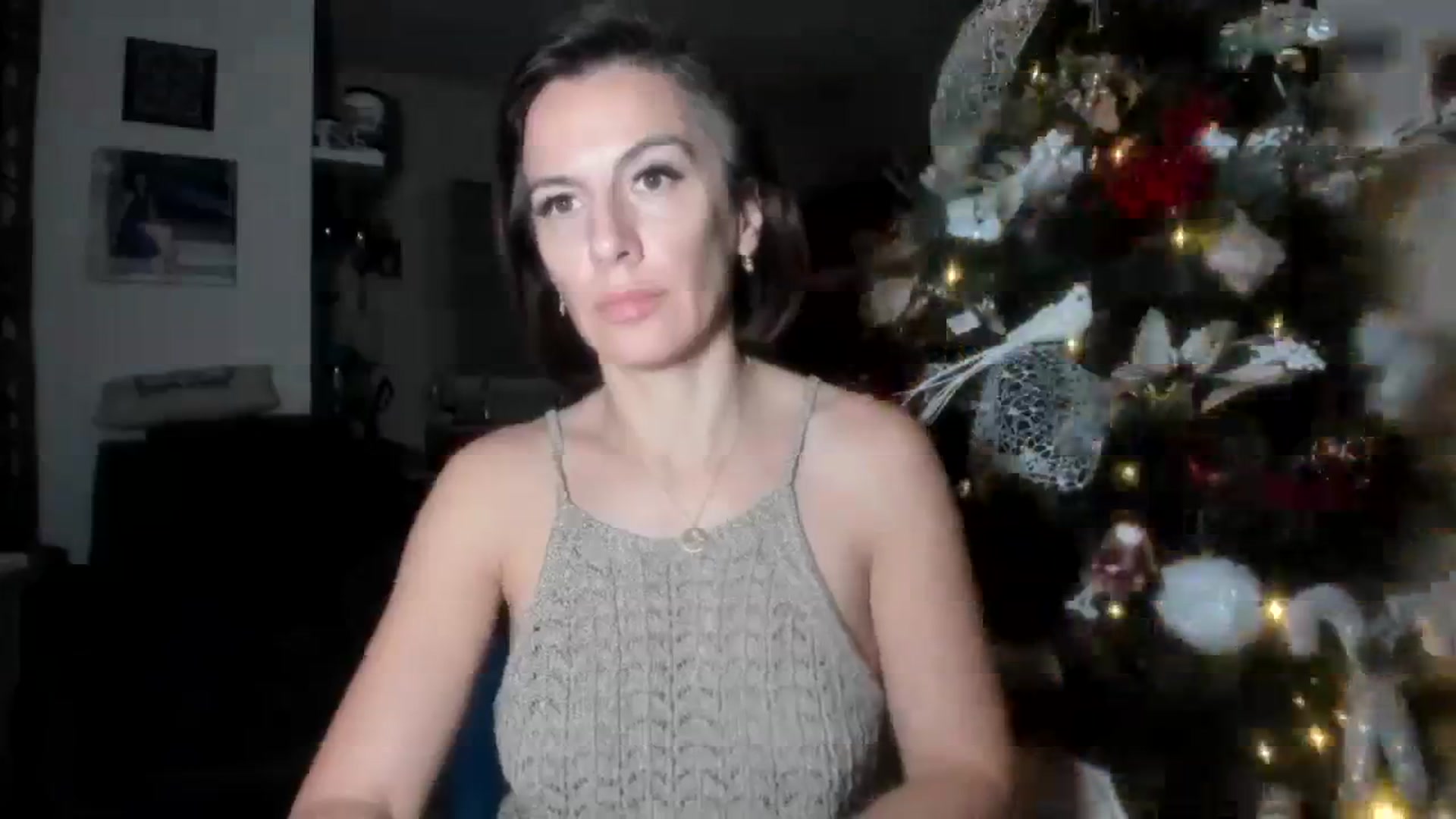 Gallery image thumbnail from Aarte_miss's myfreecams stream on, 12/03/2023, 18:11 image 15 of 20