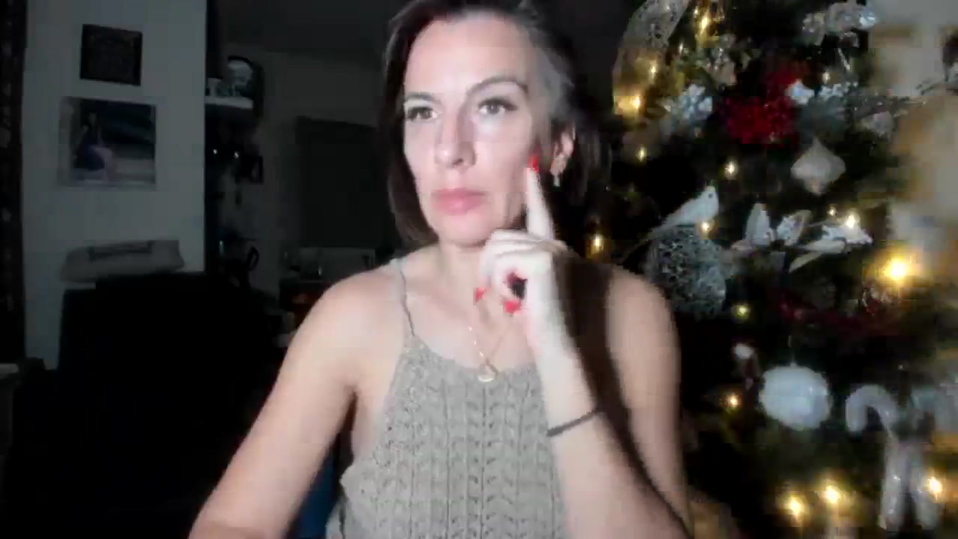 Gallery image thumbnail from Aarte_miss's myfreecams stream on, 12/03/2023, 19:09 image 15 of 20
