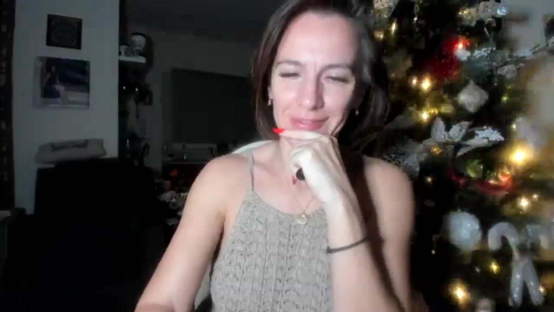 Gallery image thumbnail from Aarte_miss's myfreecams stream on, 12/03/2023, 19:09 image 17 of 20