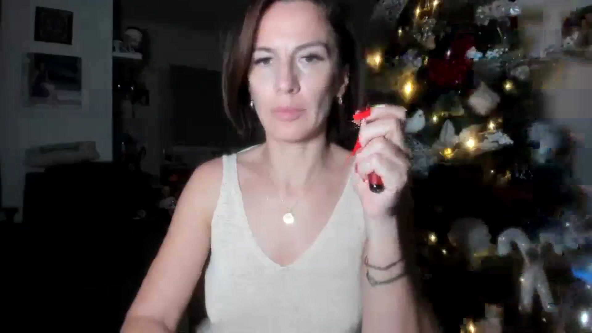 Gallery image thumbnail from Aarte_miss's myfreecams stream on, 12/04/2023, 16:56 image 12 of 20