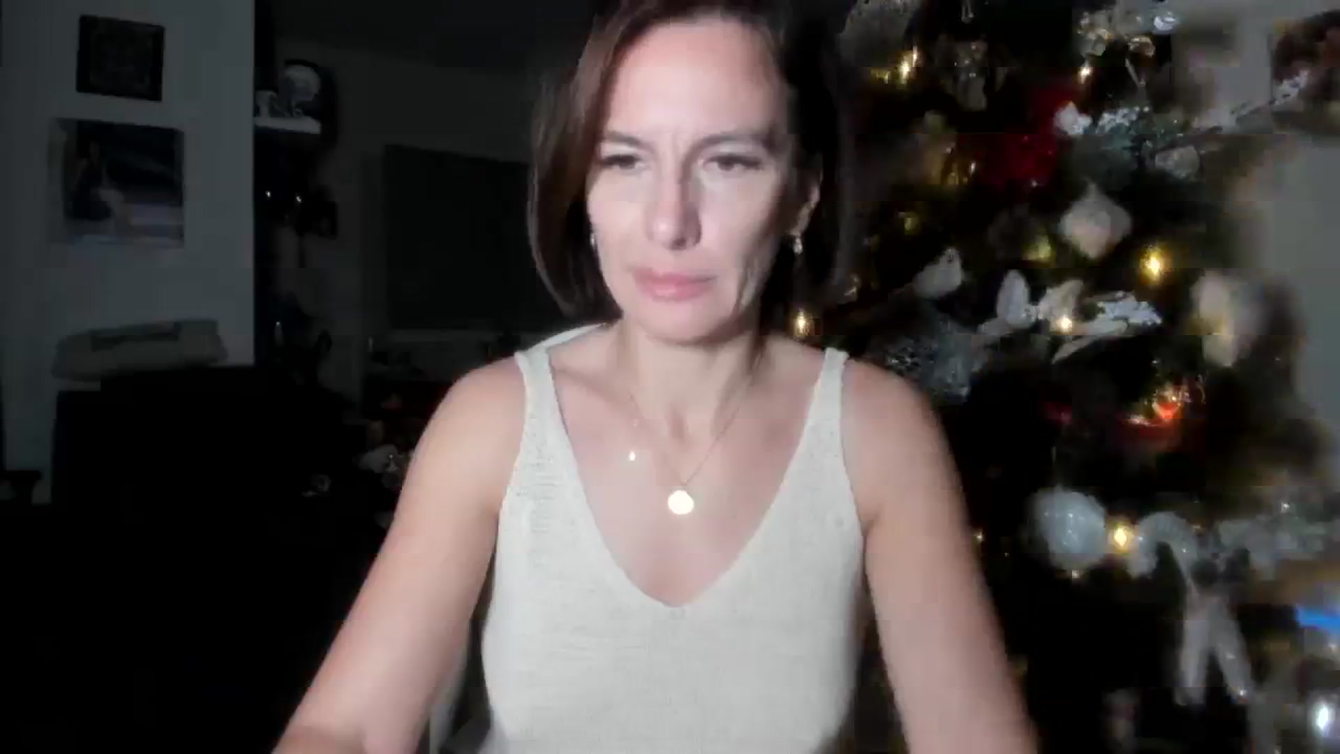Gallery image thumbnail from Aarte_miss's myfreecams stream on, 12/04/2023, 16:56 image 11 of 20