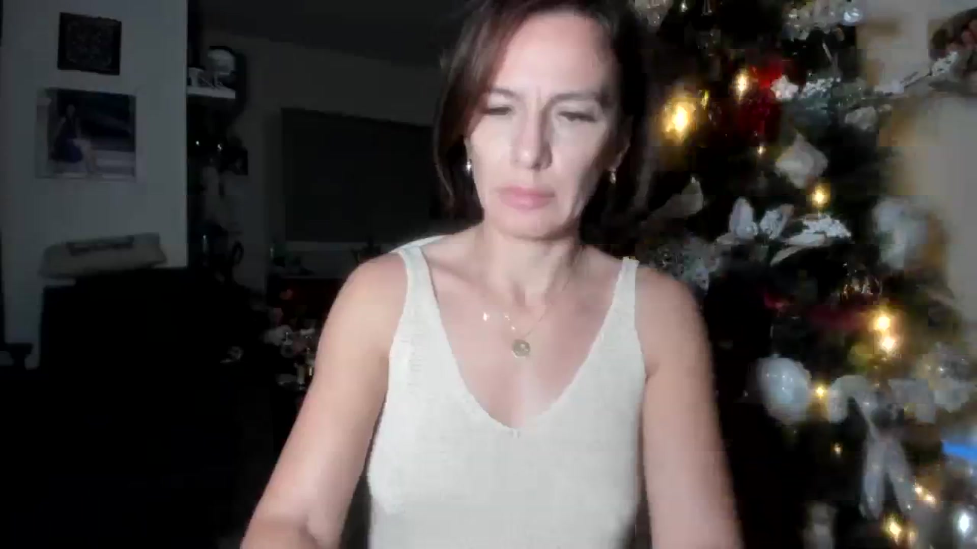 Gallery image thumbnail from Aarte_miss's myfreecams stream on, 12/04/2023, 16:56 image 8 of 20