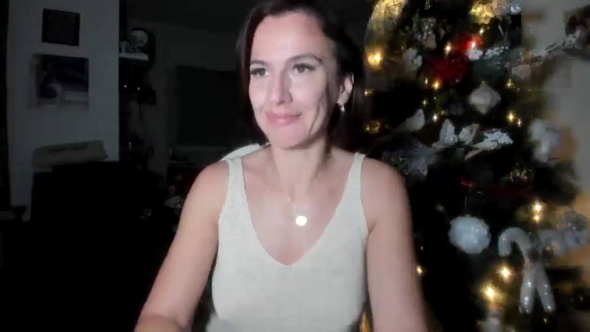 Gallery image thumbnail from Aarte_miss's myfreecams stream on, 12/04/2023, 17:44 image 12 of 20